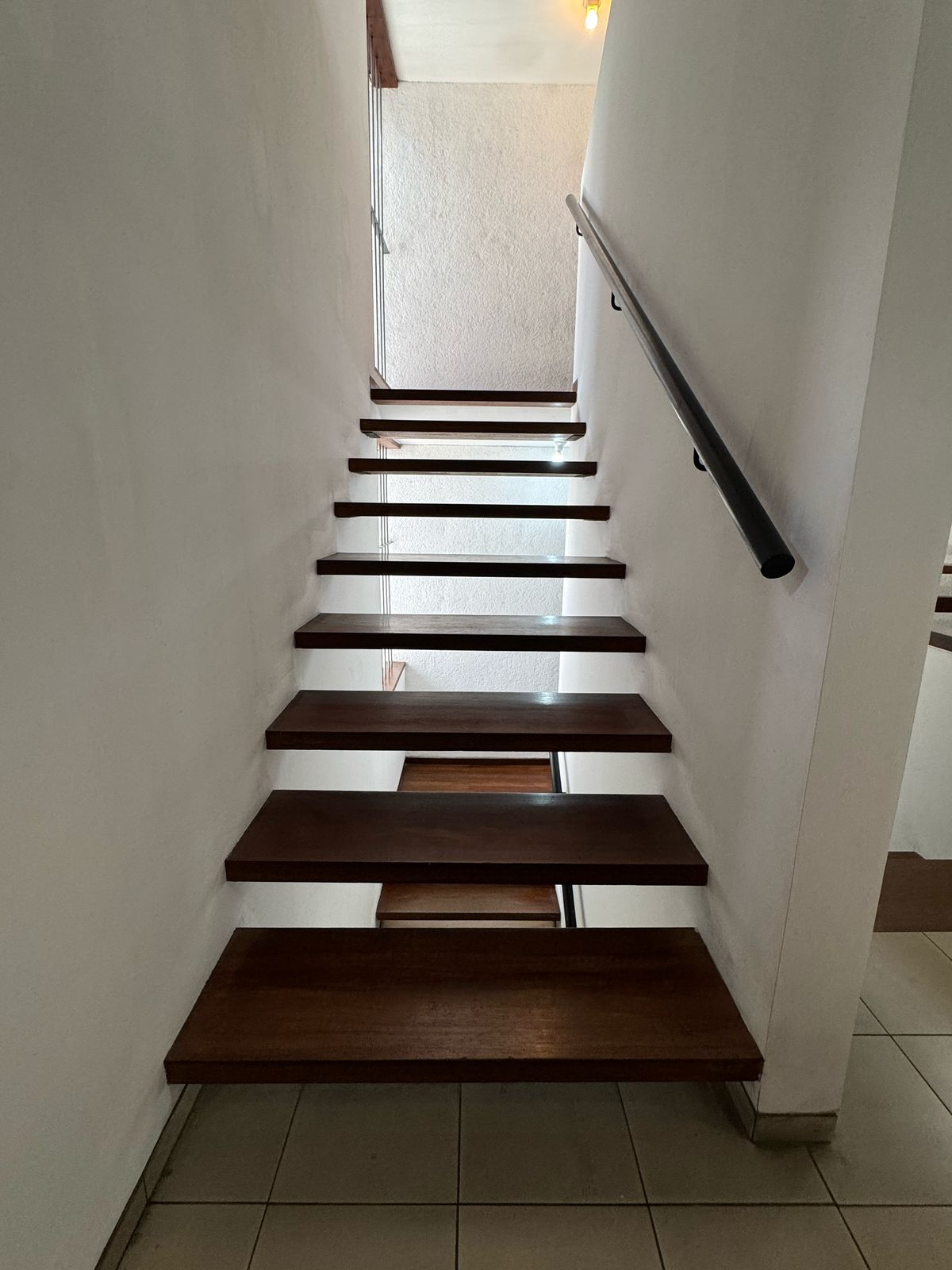 Rumah Sewa Bisa Kantor, Dekat Area Senayan, Lantai Parket
