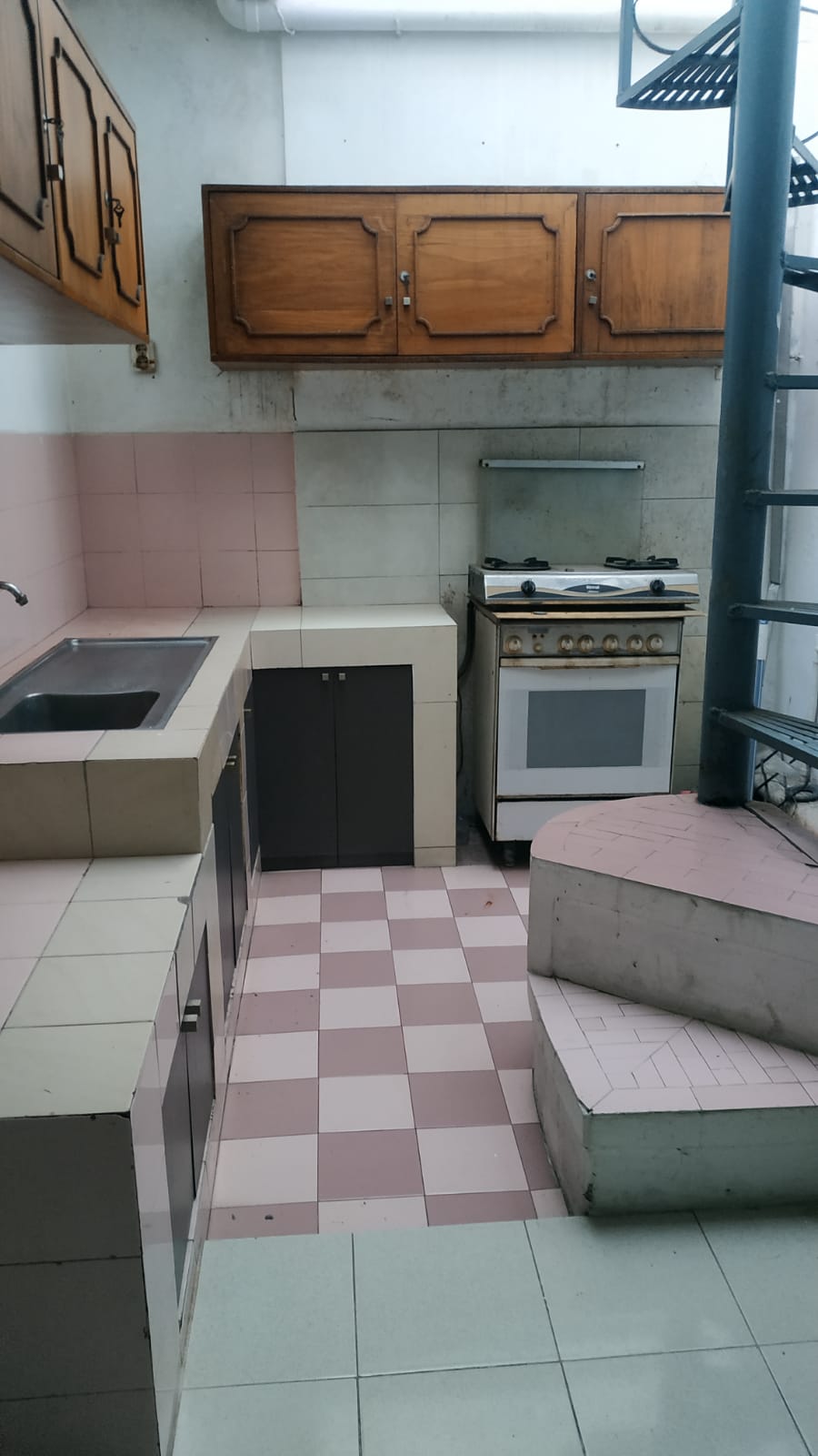 Sewa Rumah Lama 1 Lantai di Pondok Indah-Carport 1 Mobil