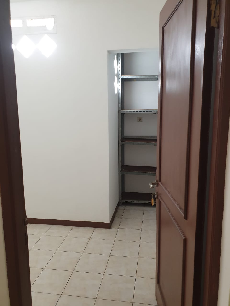 Jual Rumah di Radio Dalam, Jalan Kaki 10 Menit ke MRT Haji Nawi