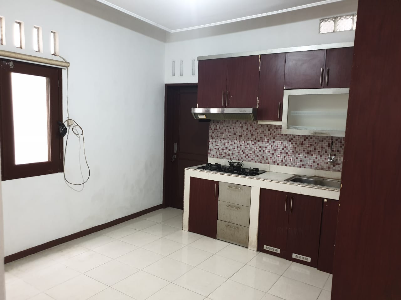 Jual Rumah di Radio Dalam, Jalan Kaki 10 Menit ke MRT Haji Nawi