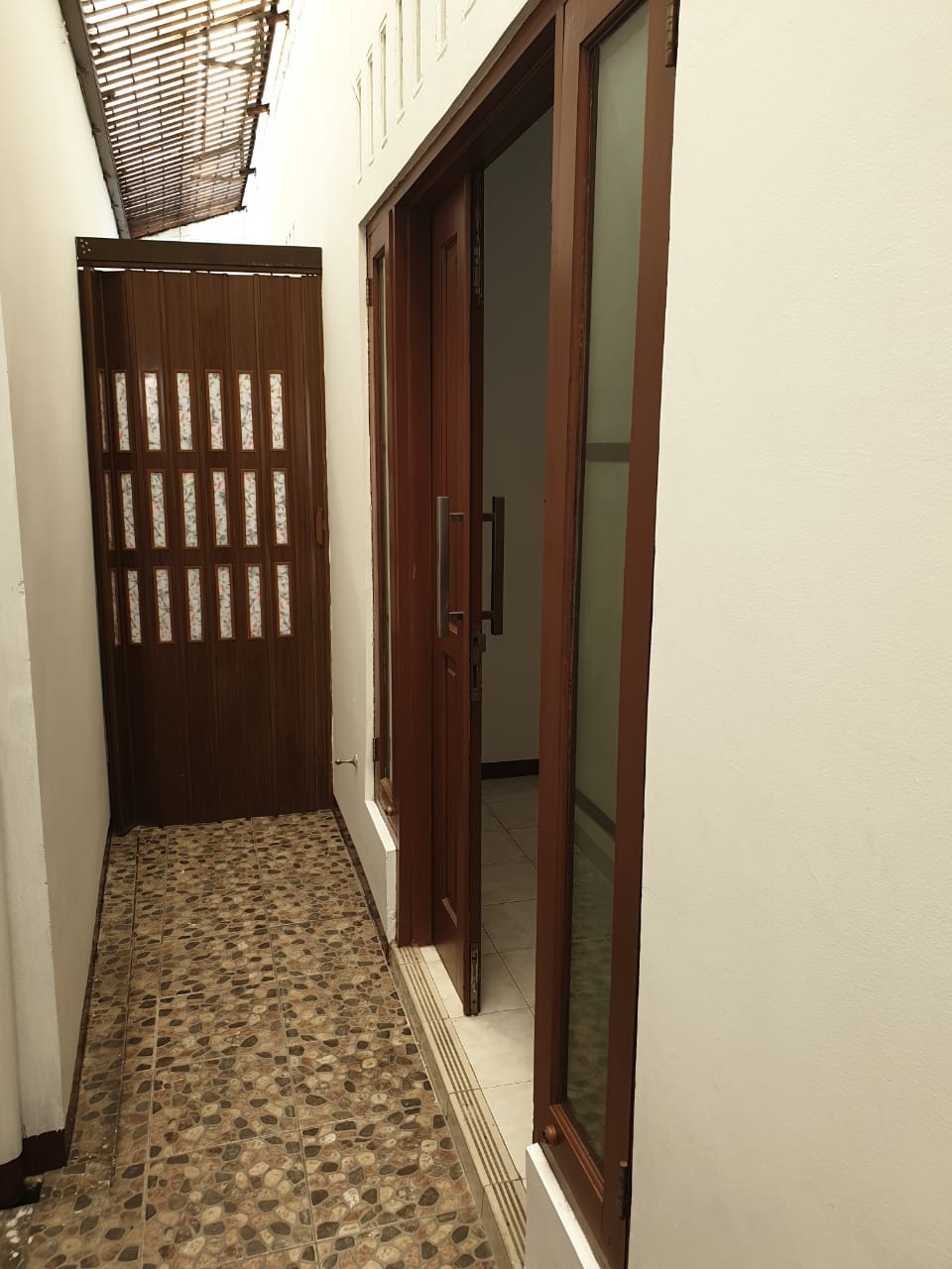 Jual Rumah di Radio Dalam, Jalan Kaki 10 Menit ke MRT Haji Nawi