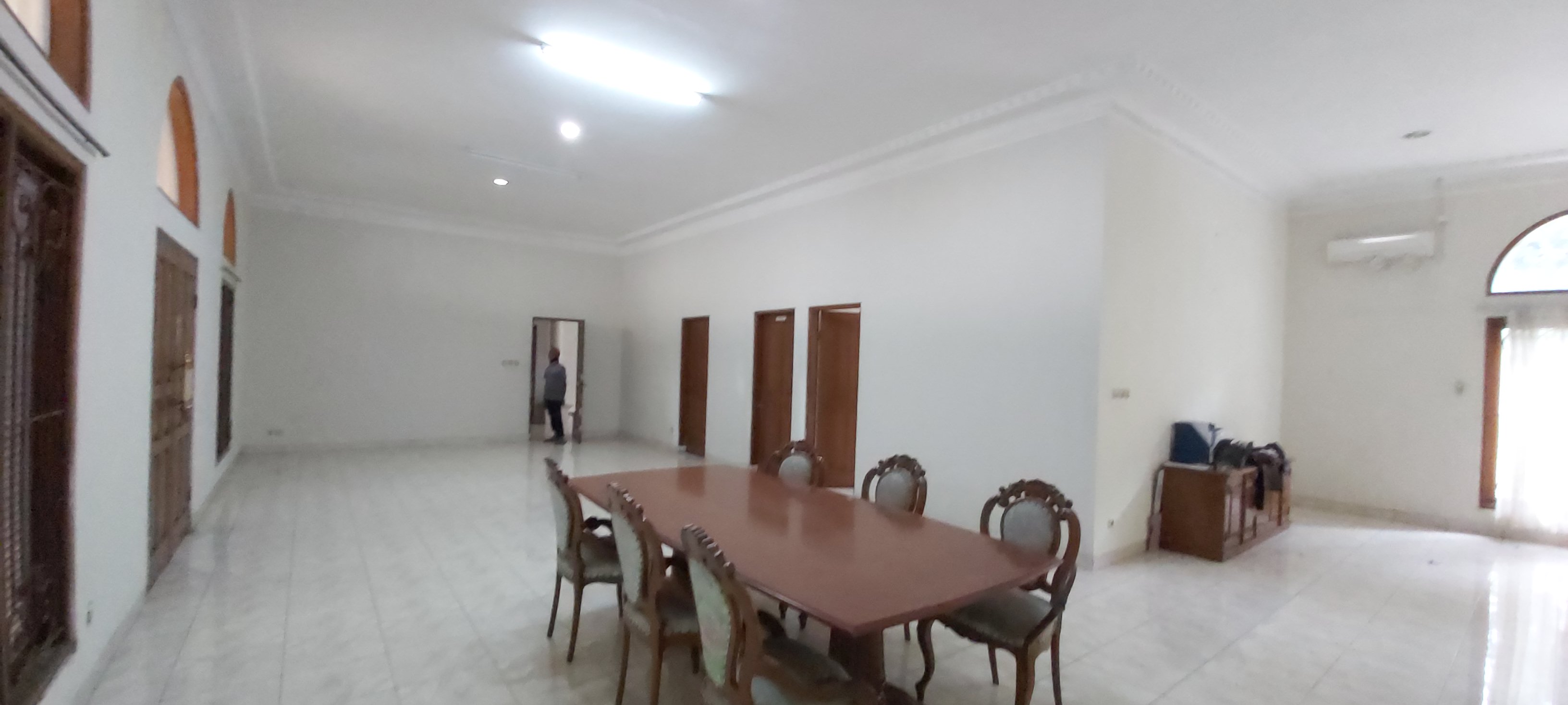 Rumah Siap Huni area Blok M - Bangunan 1 Lantai, Halaman Luas