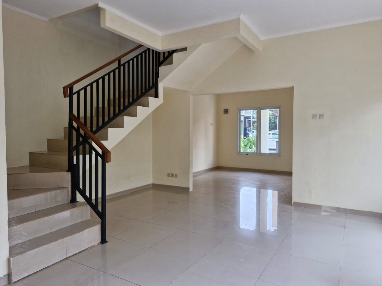 Brand New 2 Lantai di Andara, Dalam Cluster, Sangat Dekat dengan Gerbang Tol Andara 