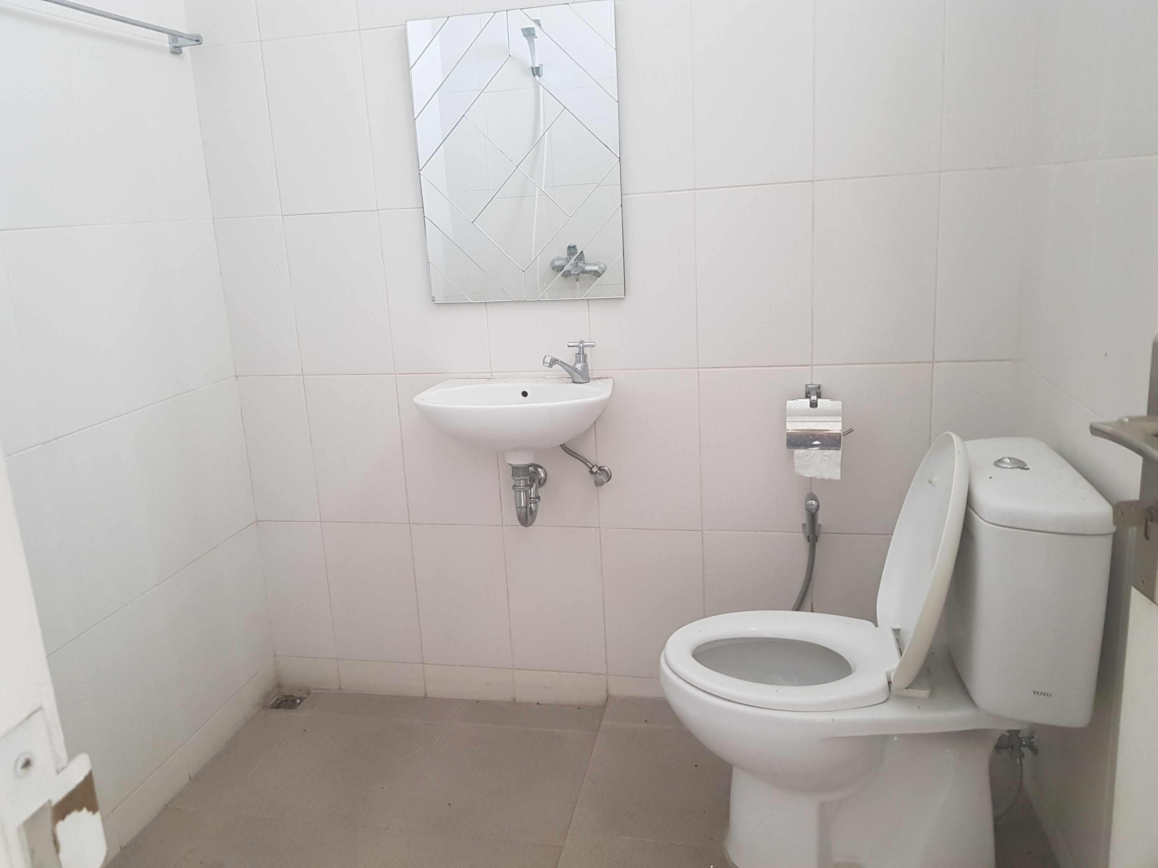 Rumah Cocok Kantor atau Rumah Tinggal di Lebak Bulus. Dekat MRT. Lokasi Strategis