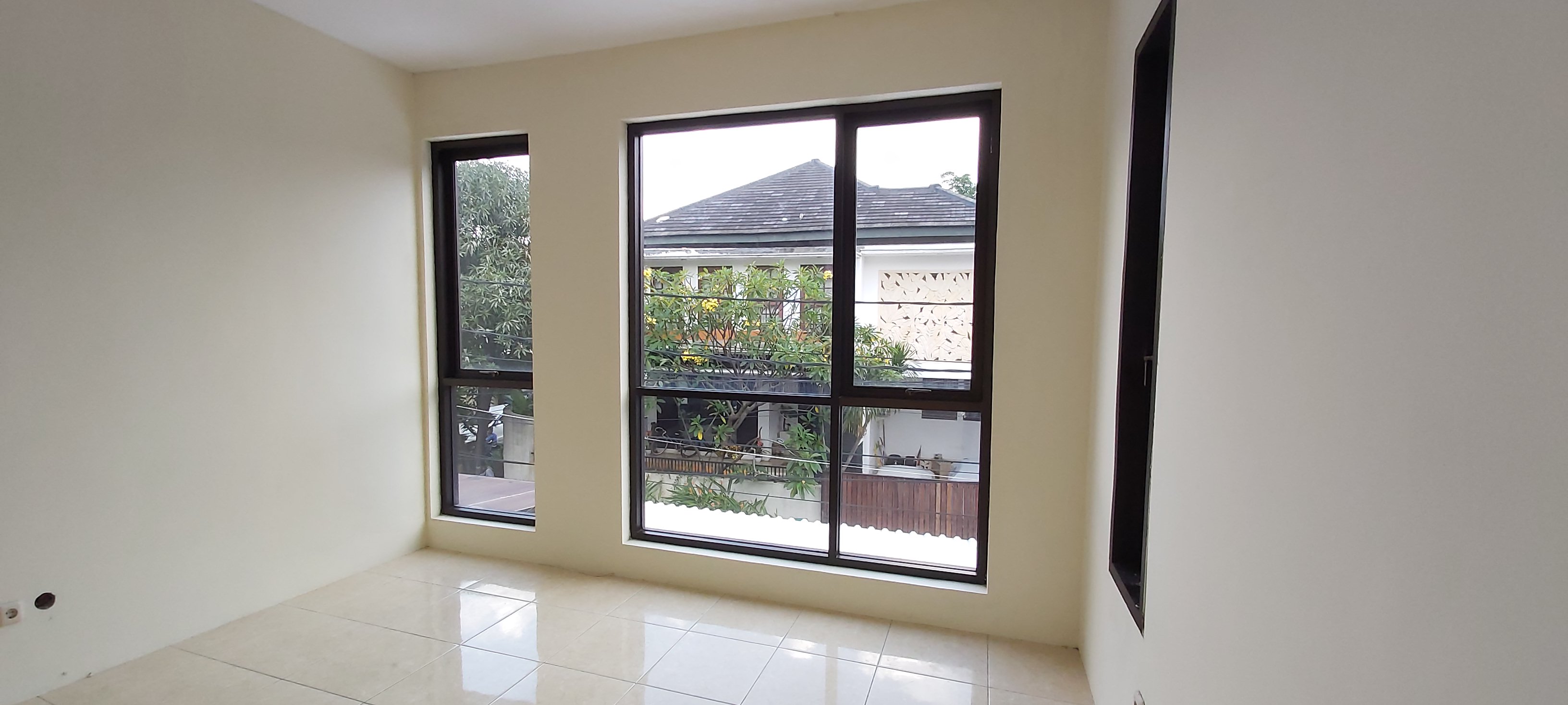 Rumah 2 Lantai Siap Huni Dekat Pondok Indah Mal