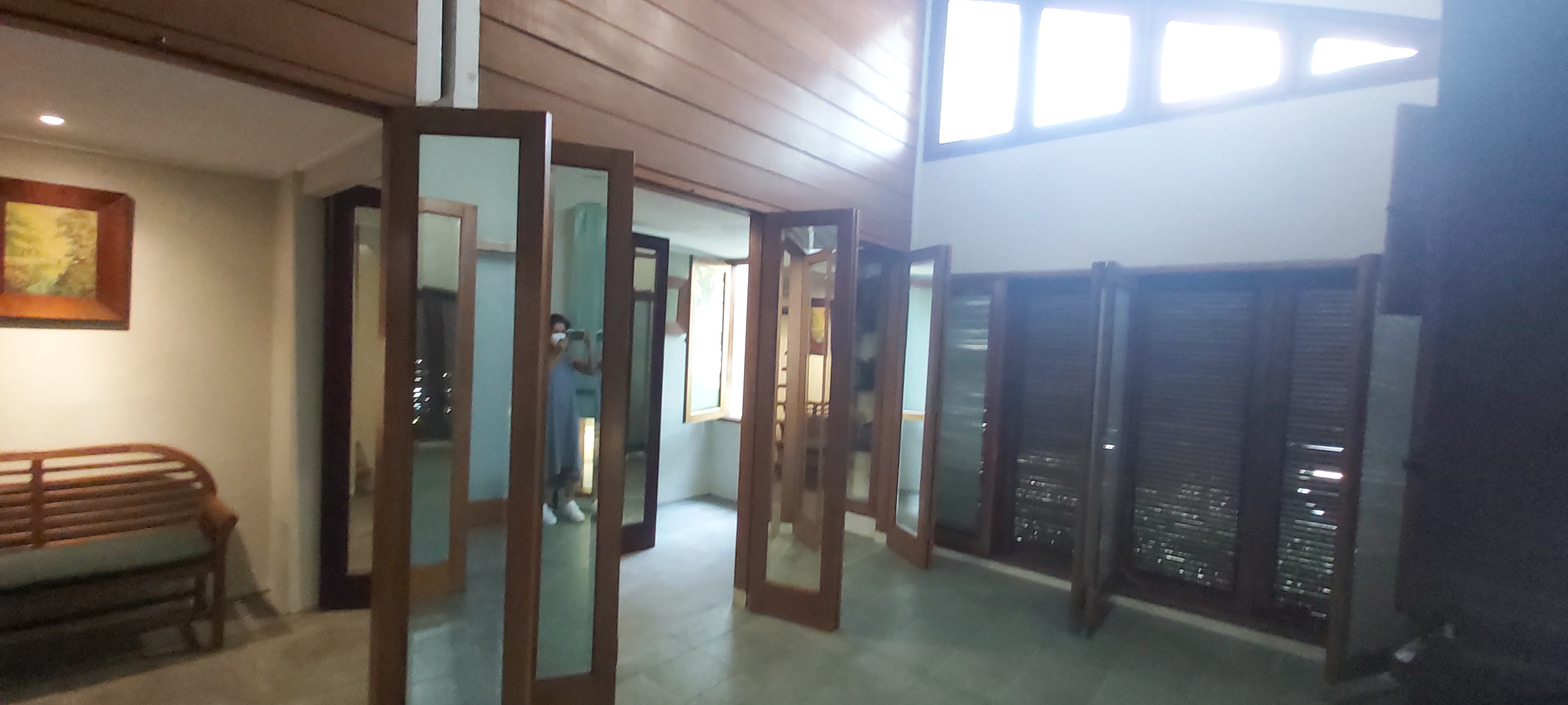 Rumah 2 Lantai di Pondok Indah, Bisa Jalan Kaki ke PIM. Ada Gudang