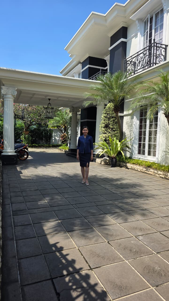Rumah di Hook Mewah Classic Modern. Dalam Komplek One Gate System, Ada Ruang Gym