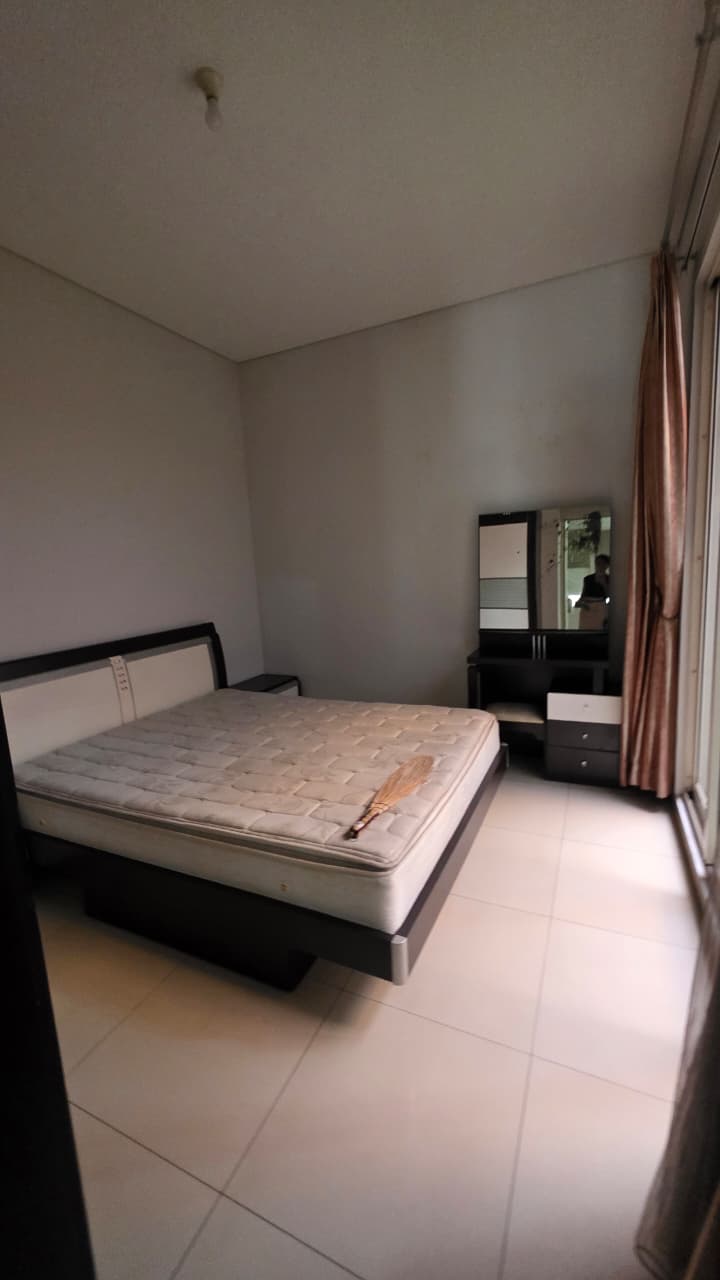 Rumah Dalam Townhouse Area Deplu, Dekat Pondok Indah dan Bintaro, Akses Mudah ke Tol Jorr