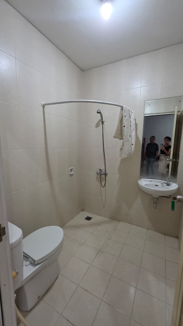 Rumah Dalam Townhouse Area Deplu, Dekat Pondok Indah dan Bintaro, Akses Mudah ke Tol Jorr