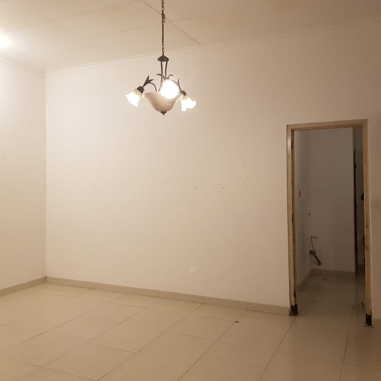 Rumah Area Menteng. Langka. Jarang Ada. Lokasi Strategis