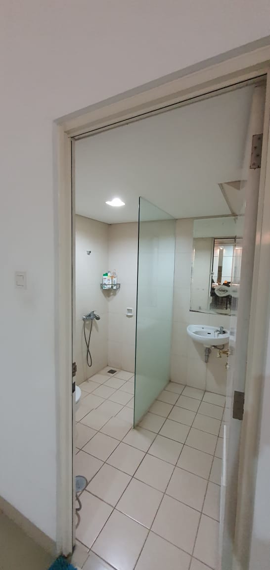 Rumah Dalam Cluster Jalan Deplu Raya,Tenang Dan Asri, Semi Furnish, Ada Club House Dan Pool 