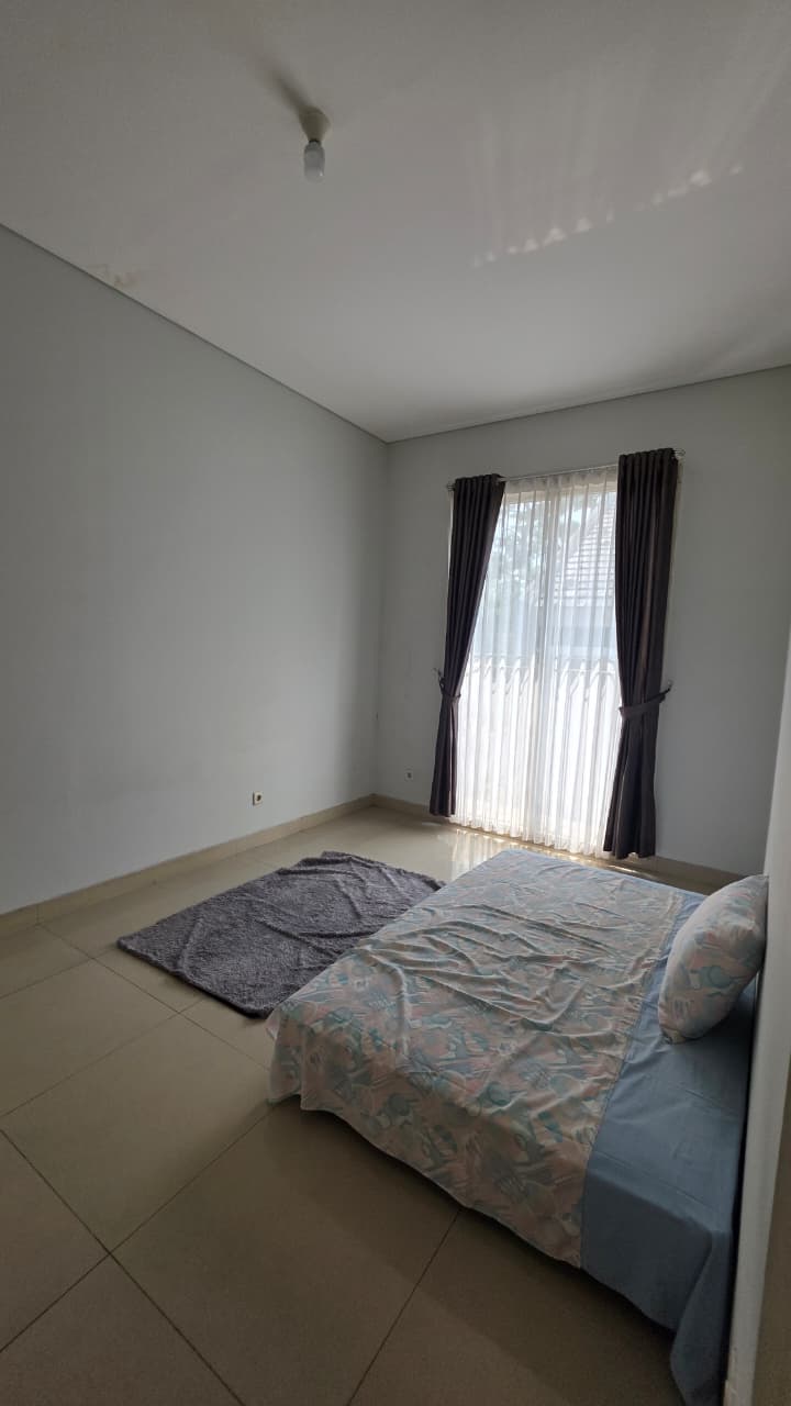 Rumah Murah 2 Lantai Dalam Komplek Exclusive, Sangat Dekat ke Pondok Indah, Ada Club House