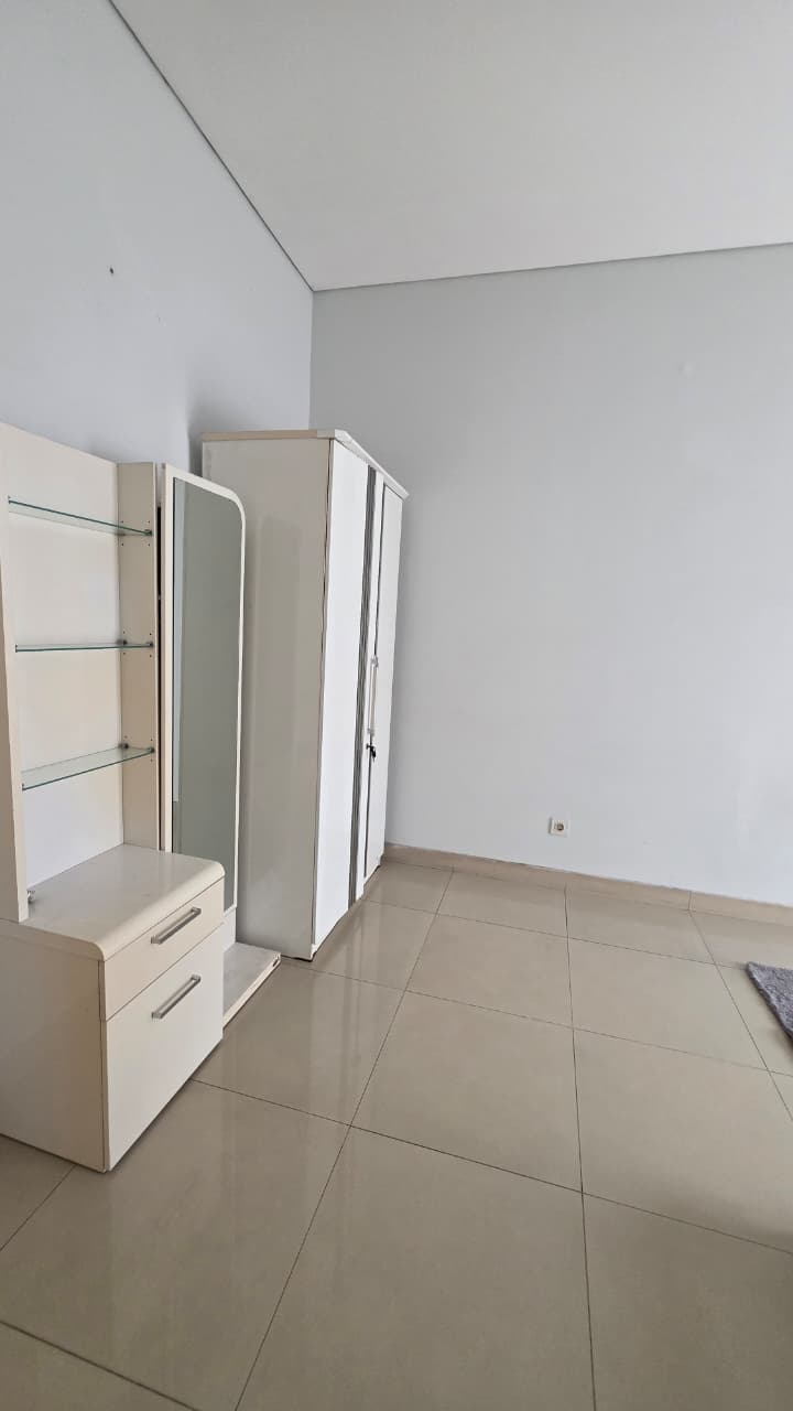 Rumah Murah 2 Lantai Dalam Komplek Exclusive, Sangat Dekat ke Pondok Indah, Ada Club House