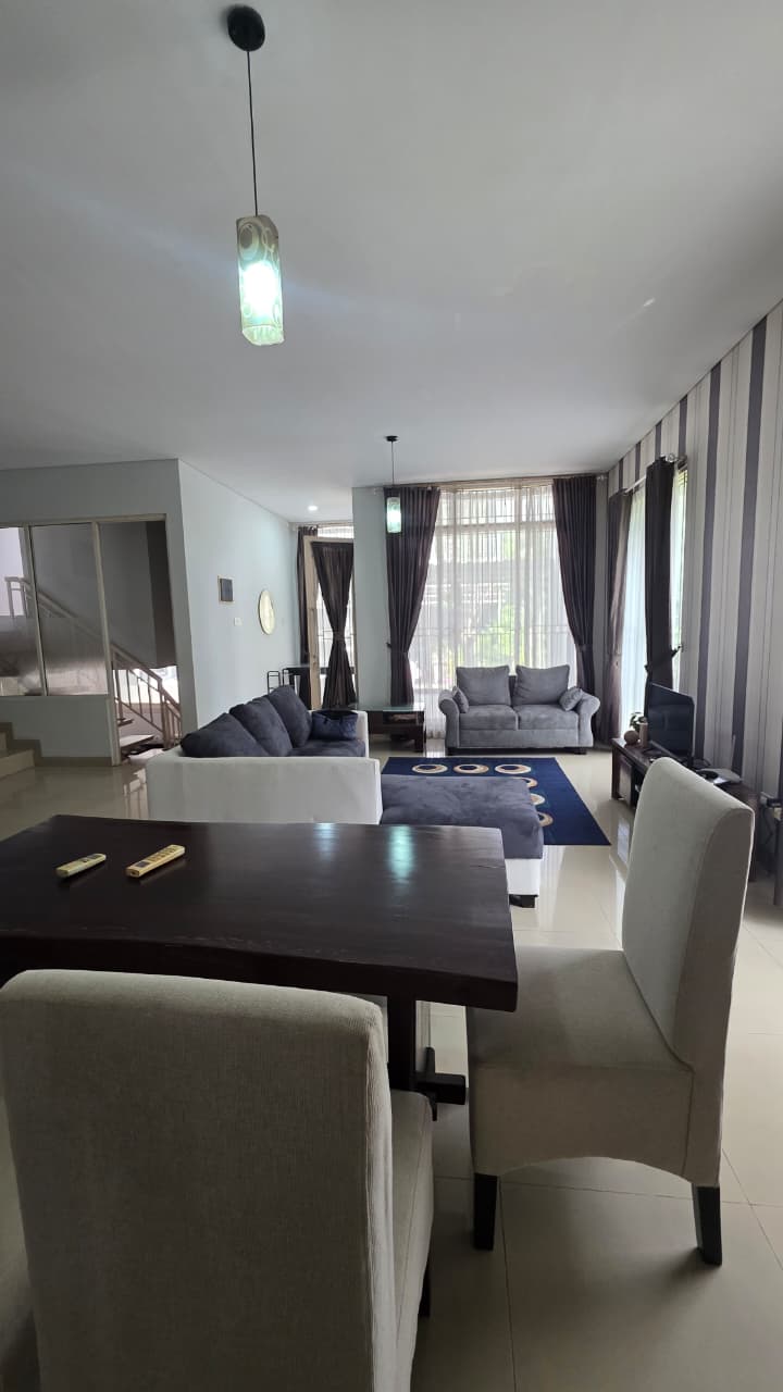 Rumah Murah 2 Lantai Dalam Komplek Exclusive, Sangat Dekat ke Pondok Indah, Ada Club House