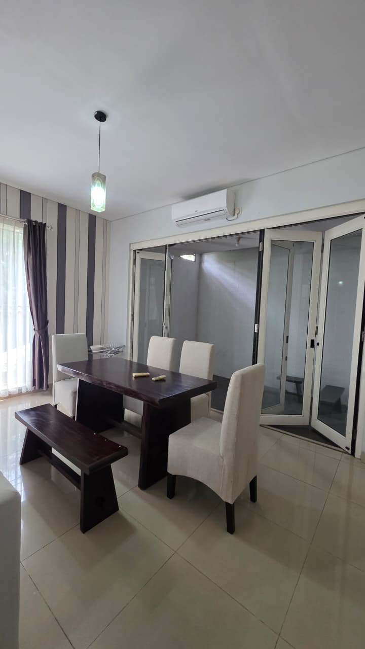 Rumah Murah 2 Lantai Dalam Komplek Exclusive, Sangat Dekat ke Pondok Indah, Ada Club House
