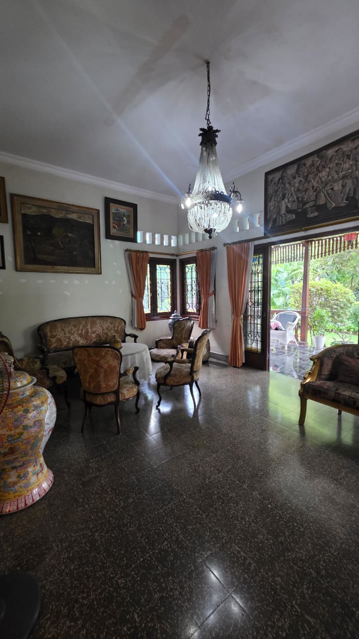 Hitung Tanah Saja! LT 970 m² di Kawasan Prestisius Menteng