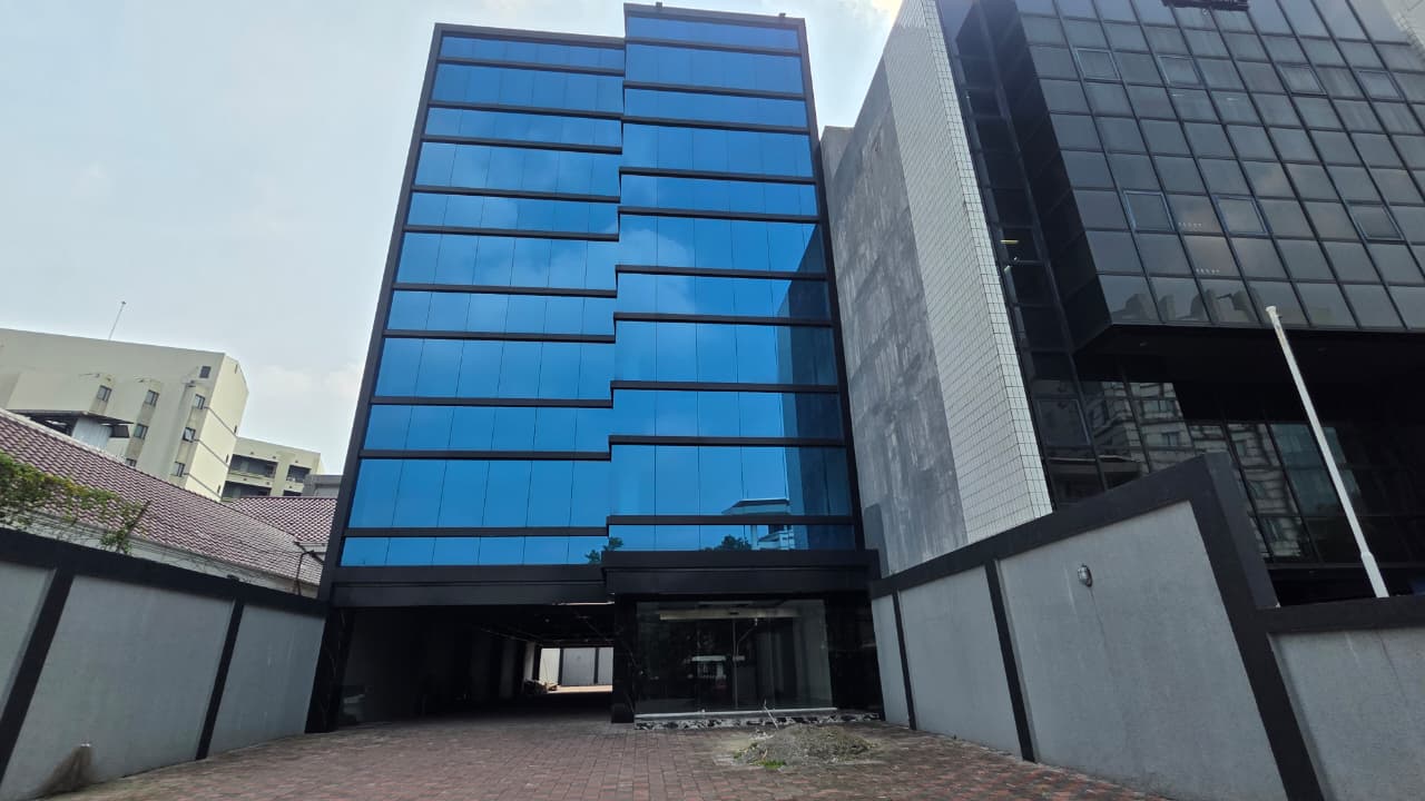 Gedung Kantor Baru 3.500 m² di Menteng, LT 1.075 m², Dekat Sarinah & CBD Jakarta Pusat