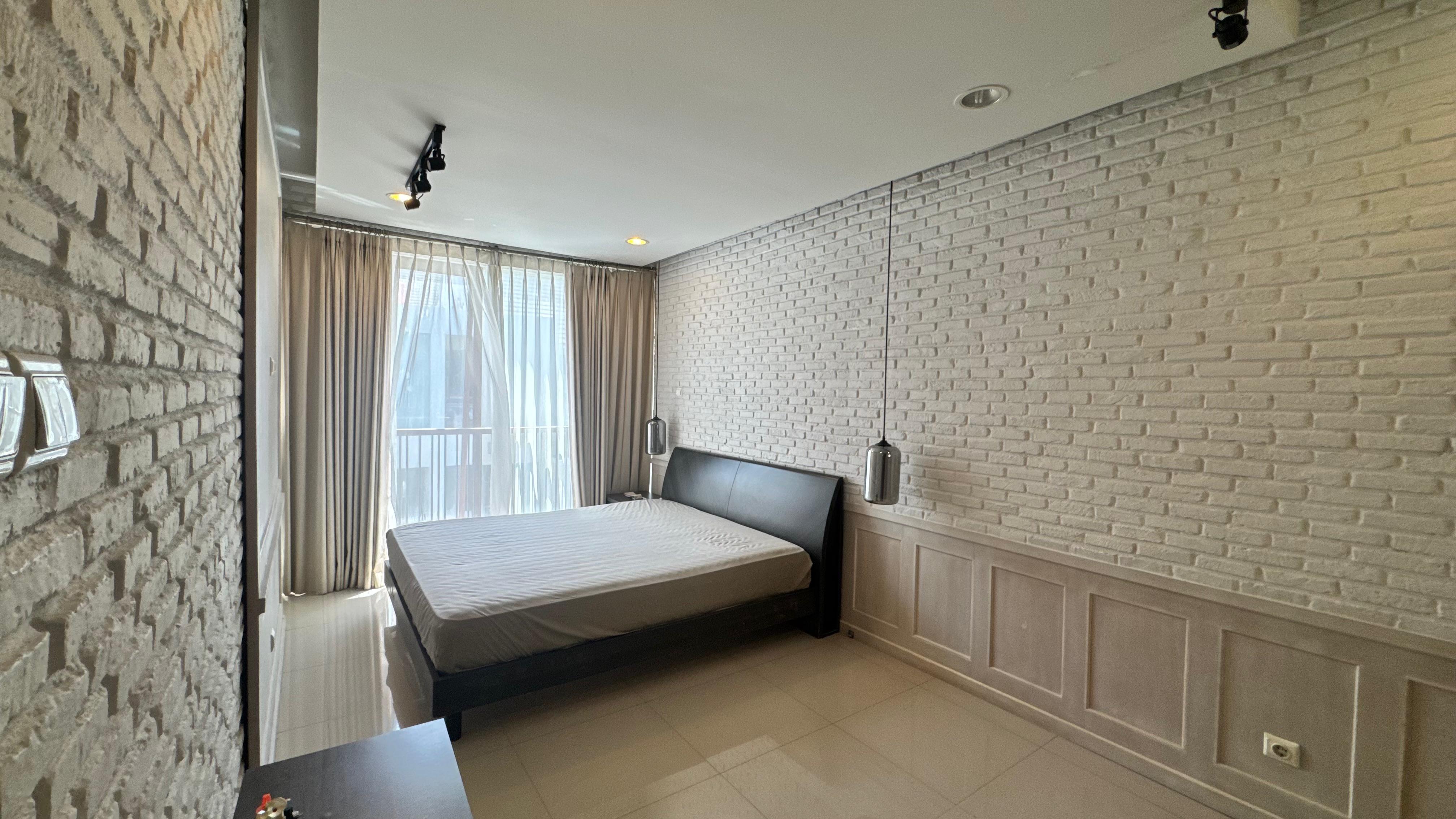 Rumah Minimalis Cantik Rapi 2 Lantai di Kemang-Dalam Komplek Townhouse