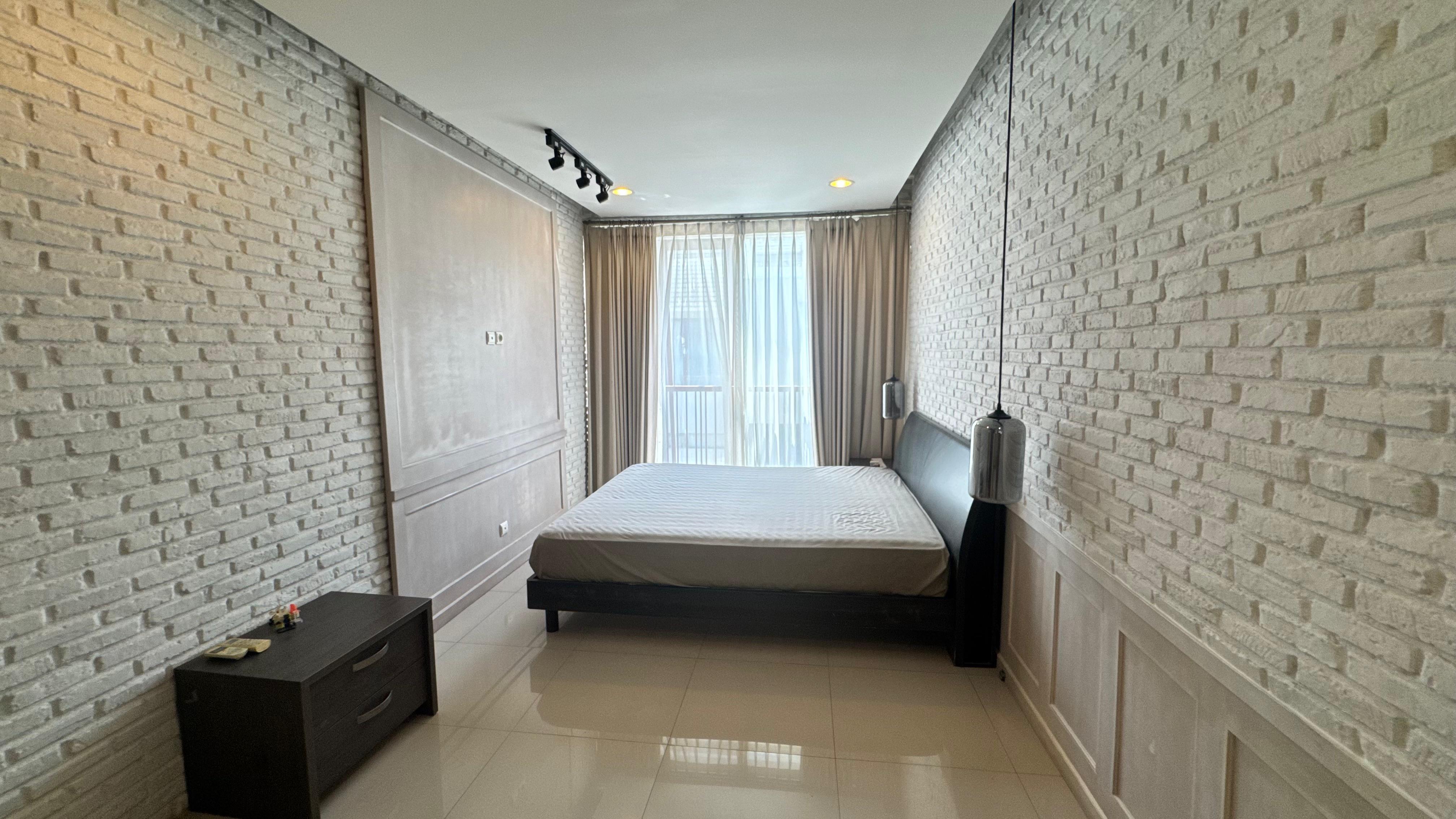 Rumah Minimalis Cantik Rapi 2 Lantai di Kemang-Dalam Komplek Townhouse