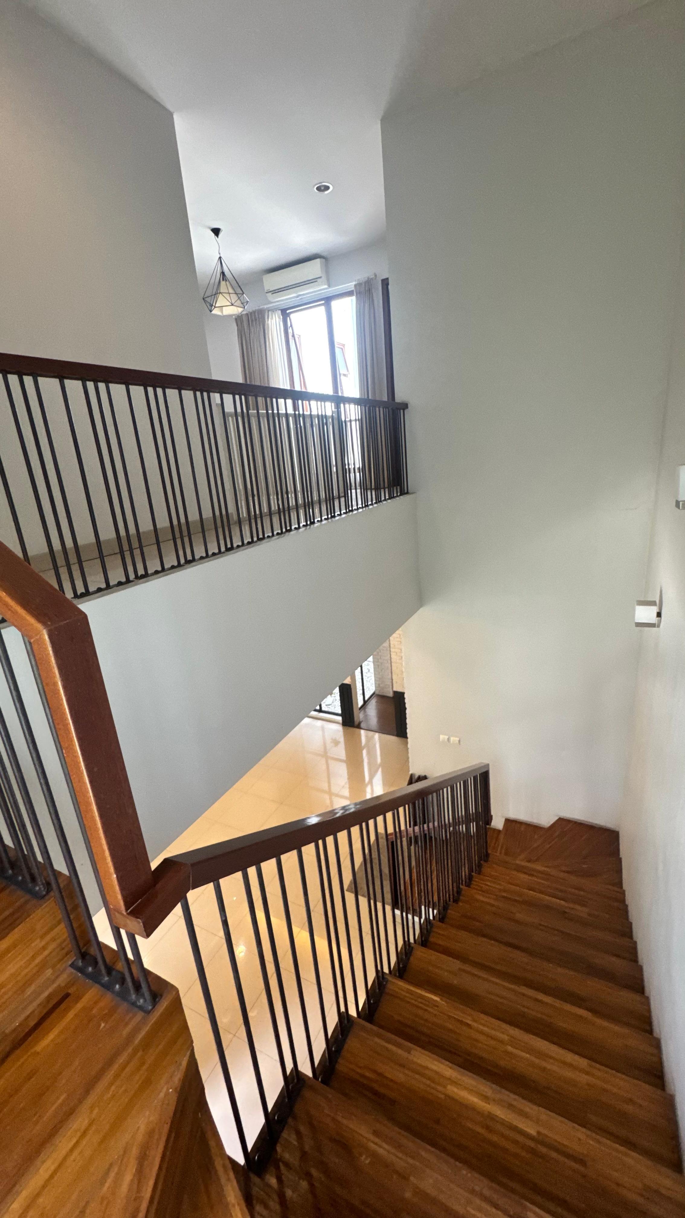 Rumah Minimalis Cantik Rapi 2 Lantai di Kemang-Dalam Komplek Townhouse