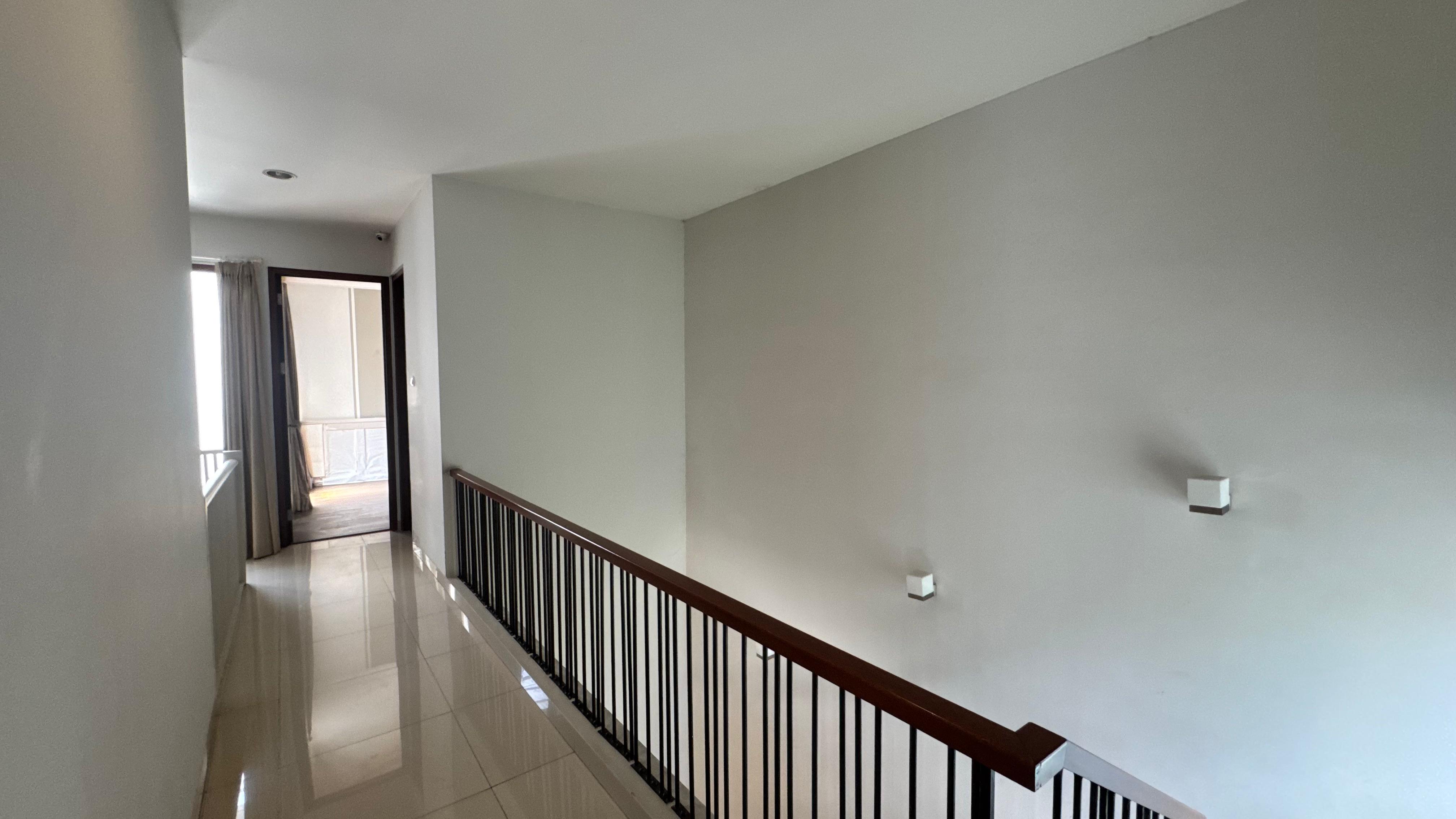 Rumah Minimalis Cantik Rapi 2 Lantai di Kemang-Dalam Komplek Townhouse