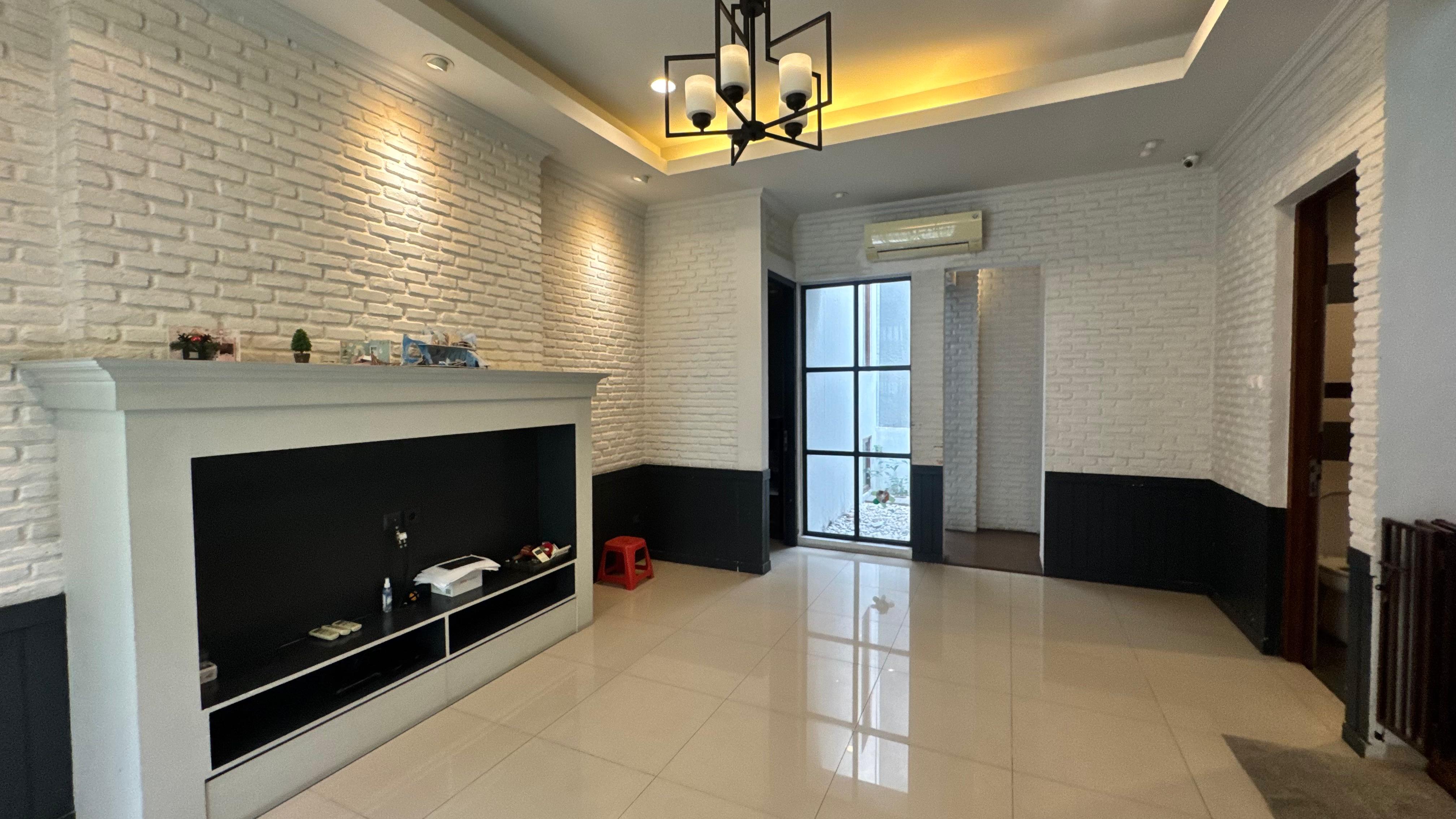 Rumah Minimalis Cantik Rapi 2 Lantai di Kemang-Dalam Komplek Townhouse