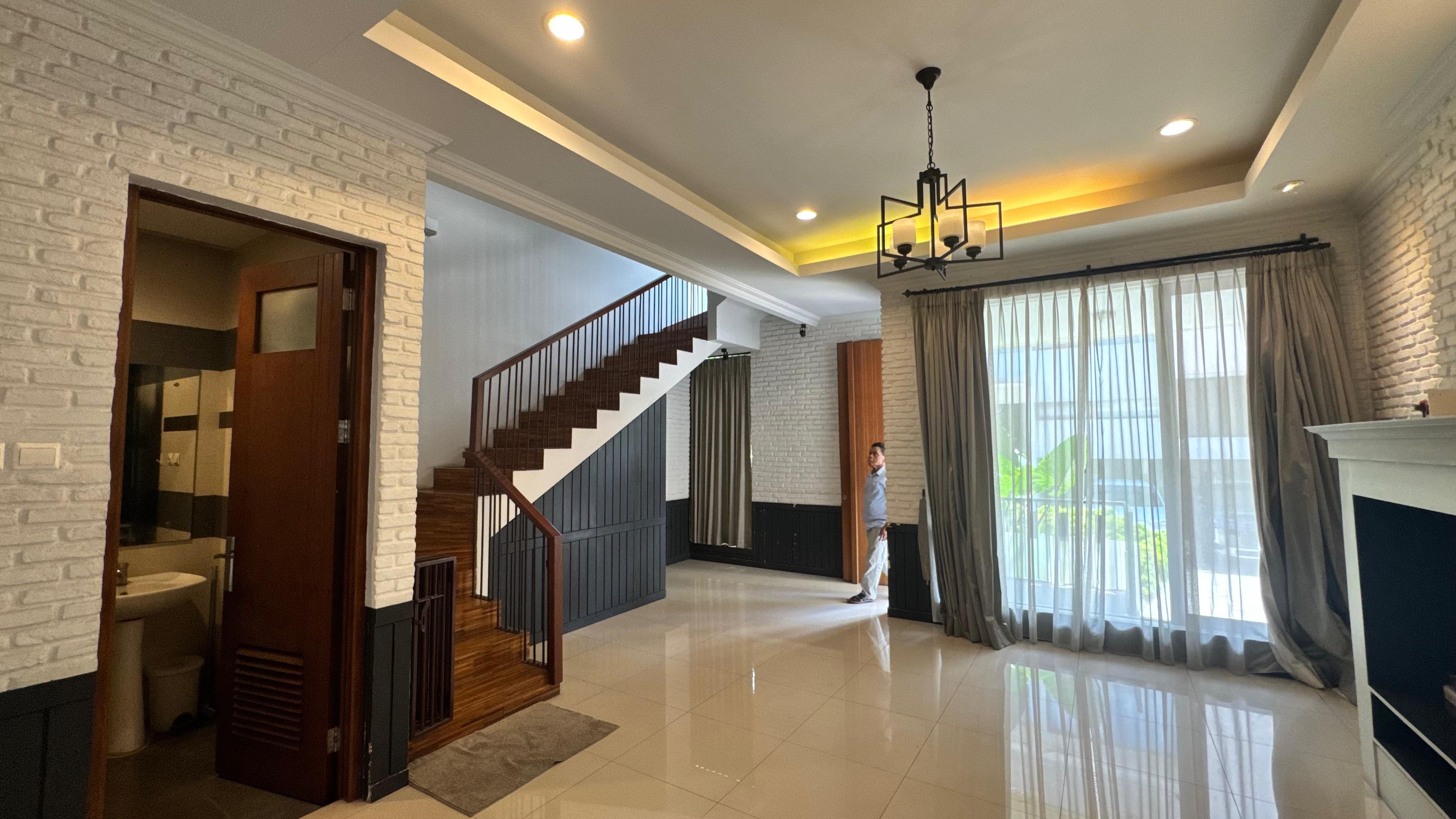 Rumah Minimalis Cantik Rapi 2 Lantai di Kemang-Dalam Komplek Townhouse