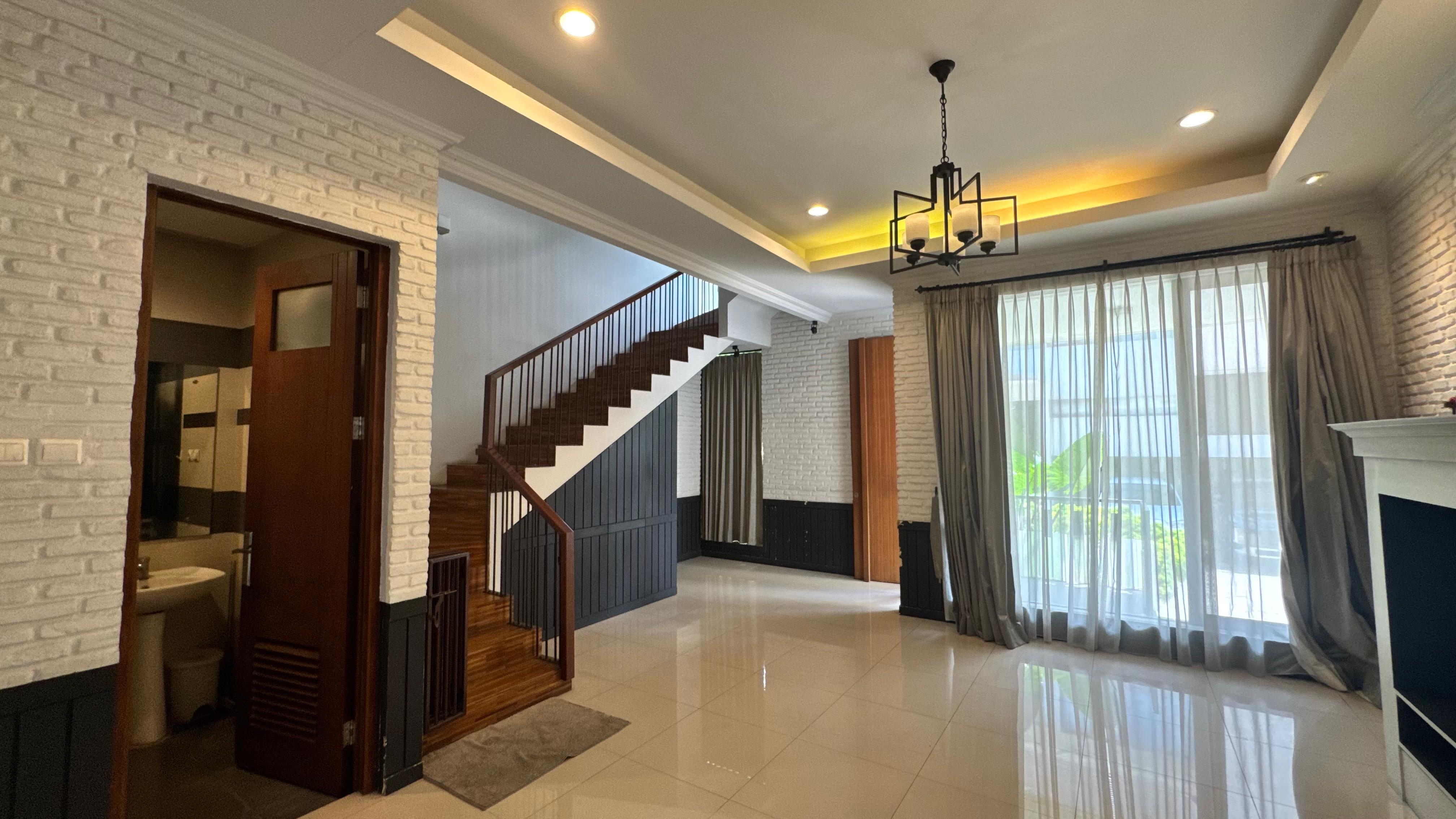 Rumah Minimalis Cantik Rapi 2 Lantai di Kemang-Dalam Komplek Townhouse