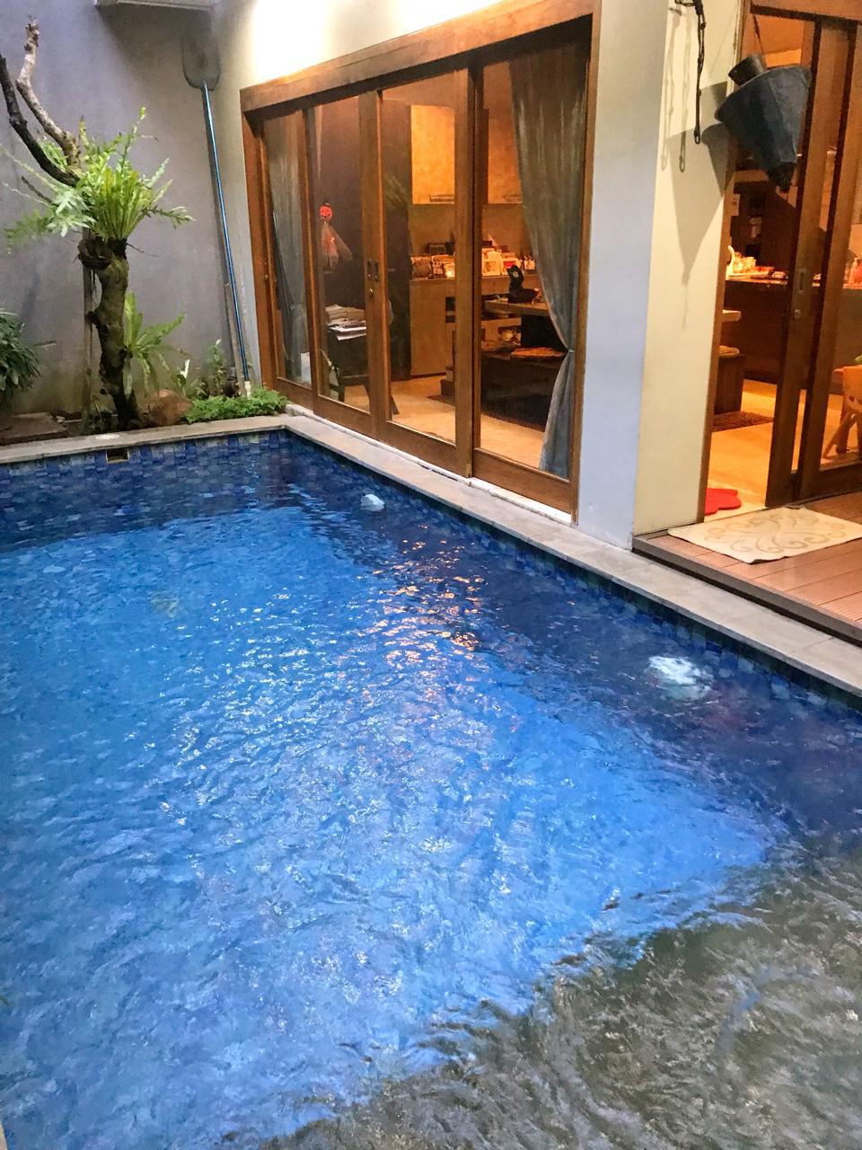 Rumah Dalam Townhouse, Ada Mezzanine, Bisa Jadi Kamar Tambahan, Ada Kolam Renang