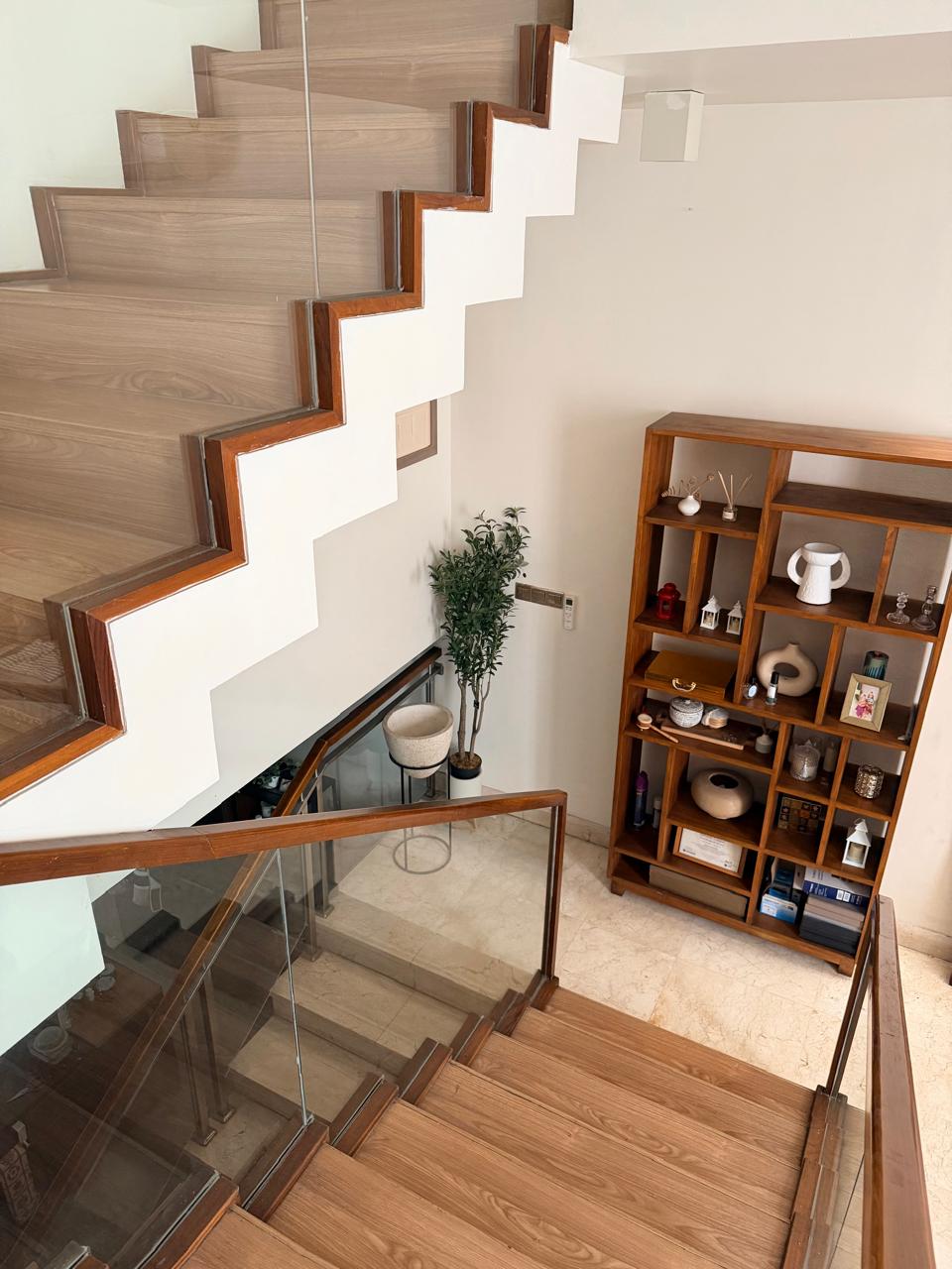 Rumah Dalam Townhouse, Ada Mezzanine, Bisa Jadi Kamar Tambahan, Ada Kolam Renang