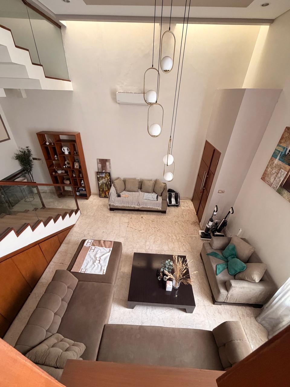 Rumah Dalam Townhouse, Ada Mezzanine, Bisa Jadi Kamar Tambahan, Ada Kolam Renang