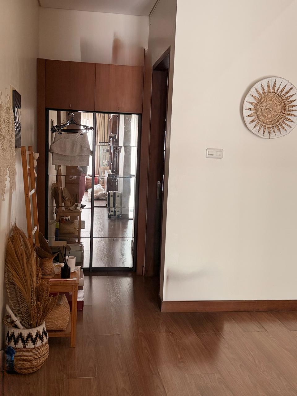Rumah Dalam Townhouse, Ada Mezzanine, Bisa Jadi Kamar Tambahan, Ada Kolam Renang