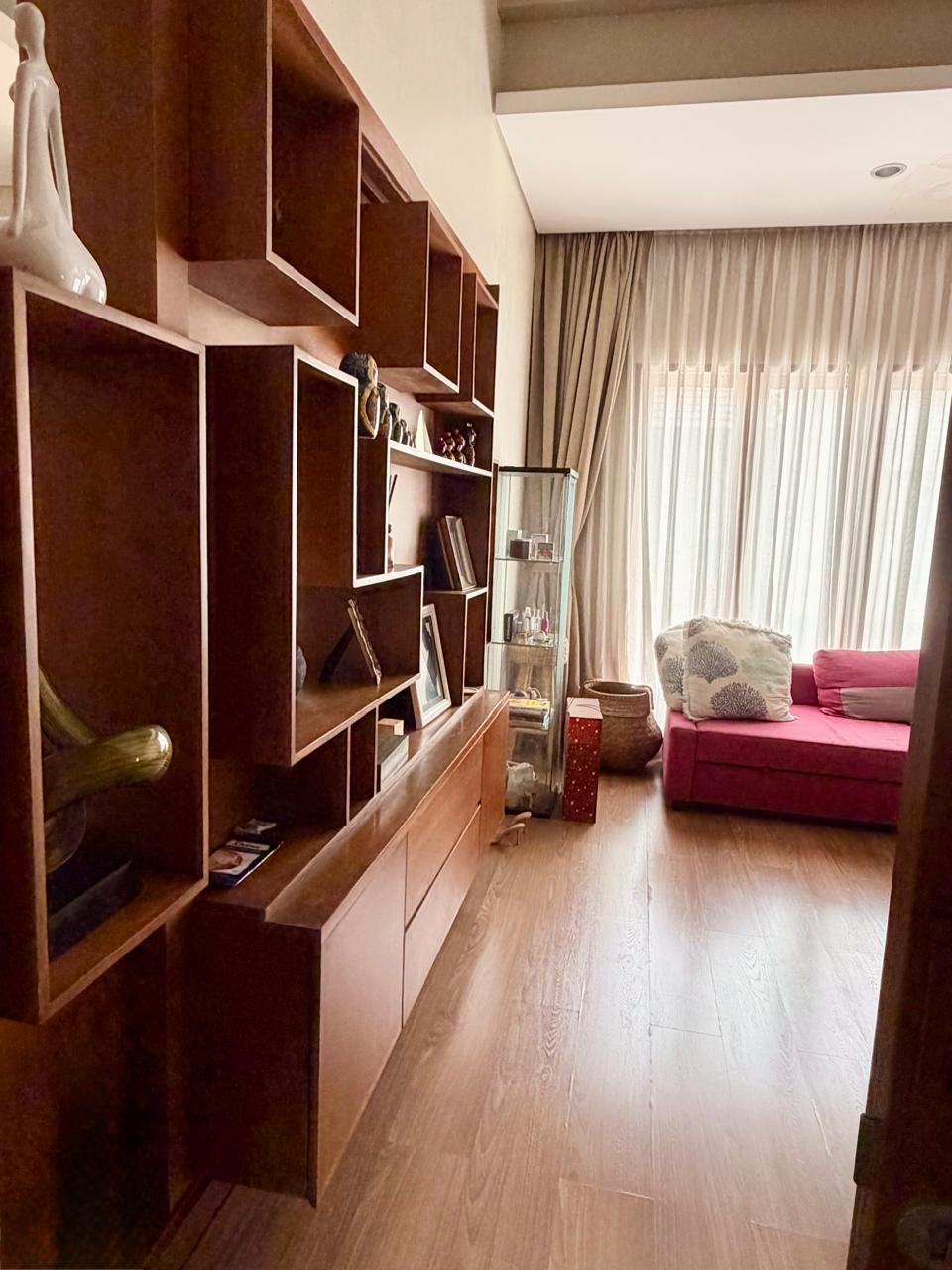 Rumah Dalam Townhouse, Ada Mezzanine, Bisa Jadi Kamar Tambahan, Ada Kolam Renang
