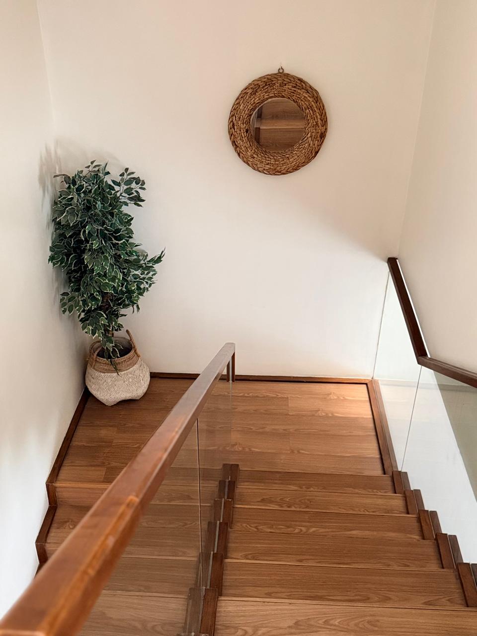 Rumah Dalam Townhouse, Ada Mezzanine, Bisa Jadi Kamar Tambahan, Ada Kolam Renang