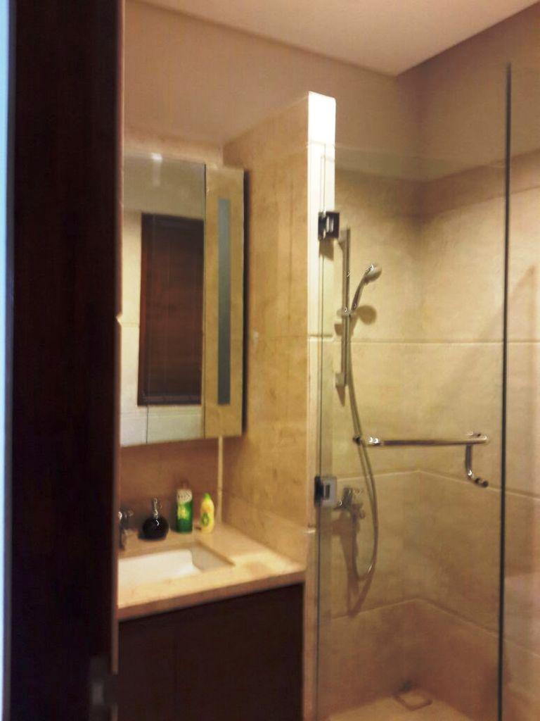 Rumah Furnished 3.5 lantai Hook Dalam Komplek Town house di Pondok Pinang-Ada Kolam Renang