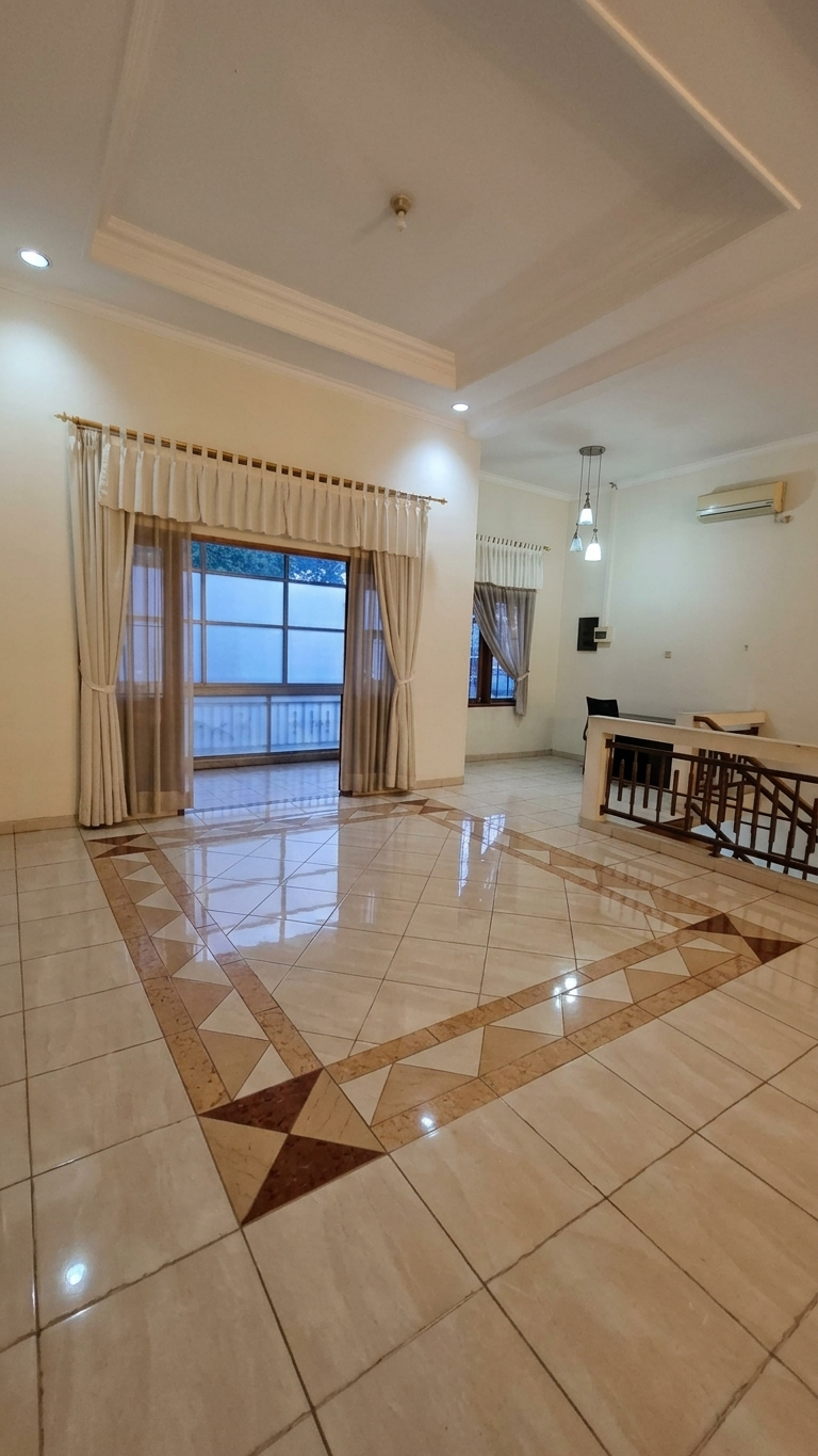 Hunian Premium Dekat SCBD & Senayan Posisi Hook LT 490 m²