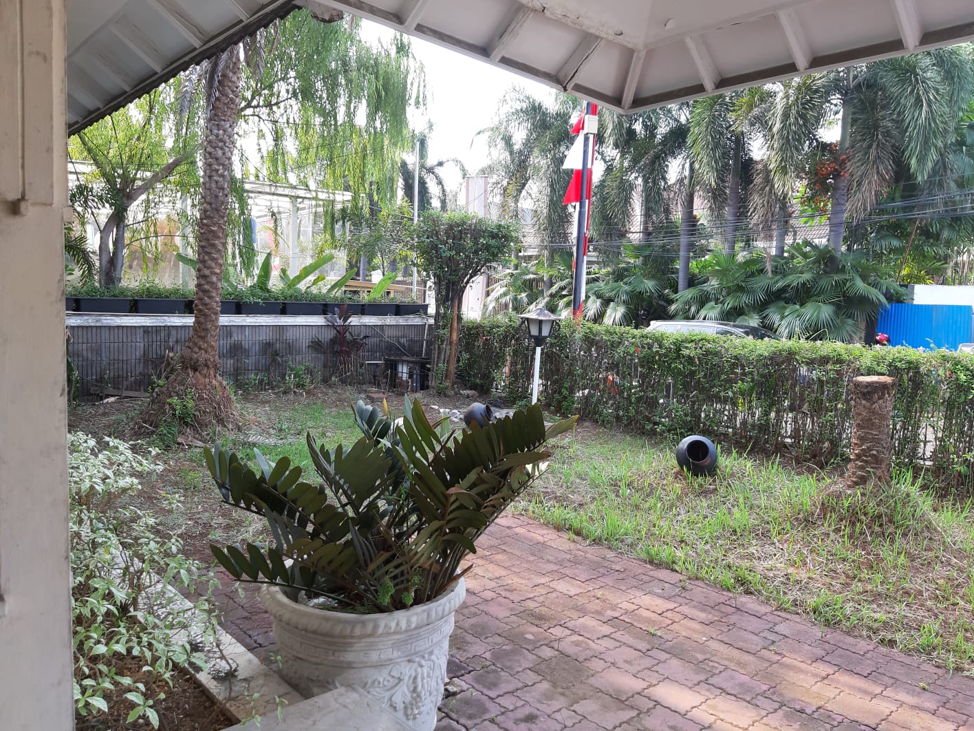 Rumah 2 Lantai di Menteng, bisa Parkir 6 Mobil