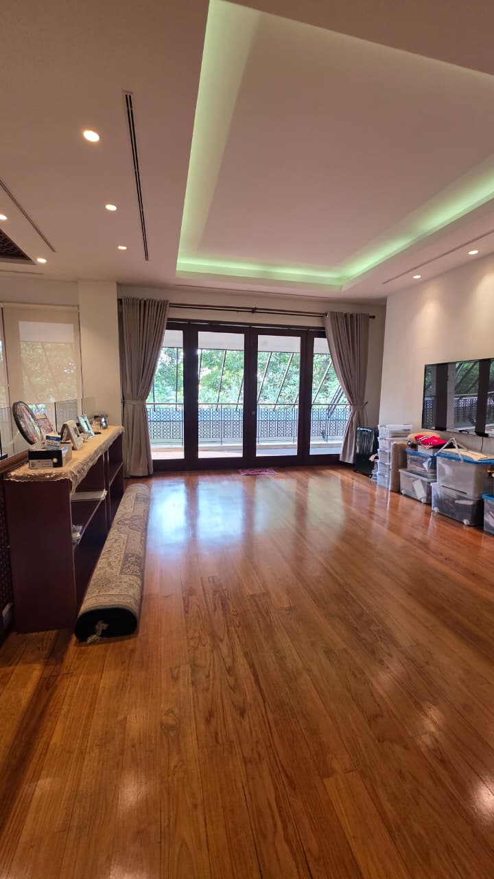 Jarang Ada! Rumah Mewah dengan Private Pool, Tanah Besar & Lokasi Premium Dekat Pusat Bisnis Jakarta