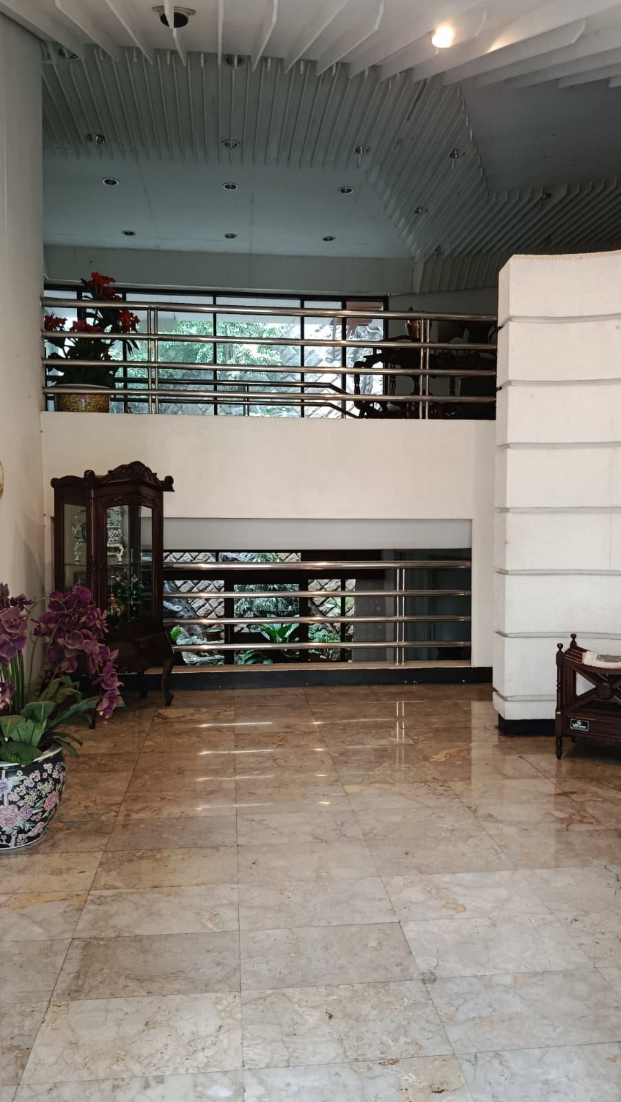 Rumah Lama Area Pakubuwono, Dekat Area Komersil, Jalan Lebar 2 Mobil
