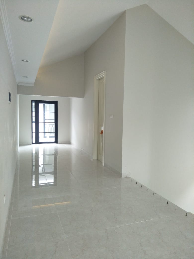 Rumah Baru Dekat Pakubuwono, Fisik 200 M2, Jalan Lebar, Tenang, Langka