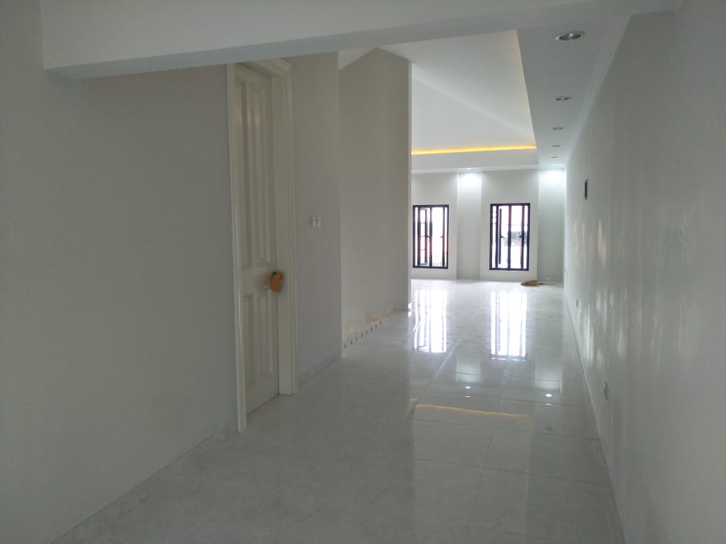 Rumah Baru Dekat Pakubuwono, Fisik 200 M2, Jalan Lebar, Tenang, Langka