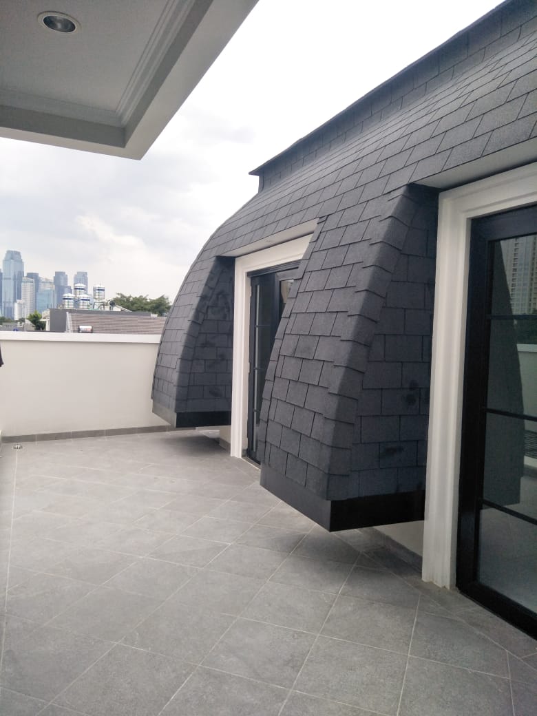 Rumah Baru Dekat Pakubuwono, Fisik 200 M2, Jalan Lebar, Tenang, Langka