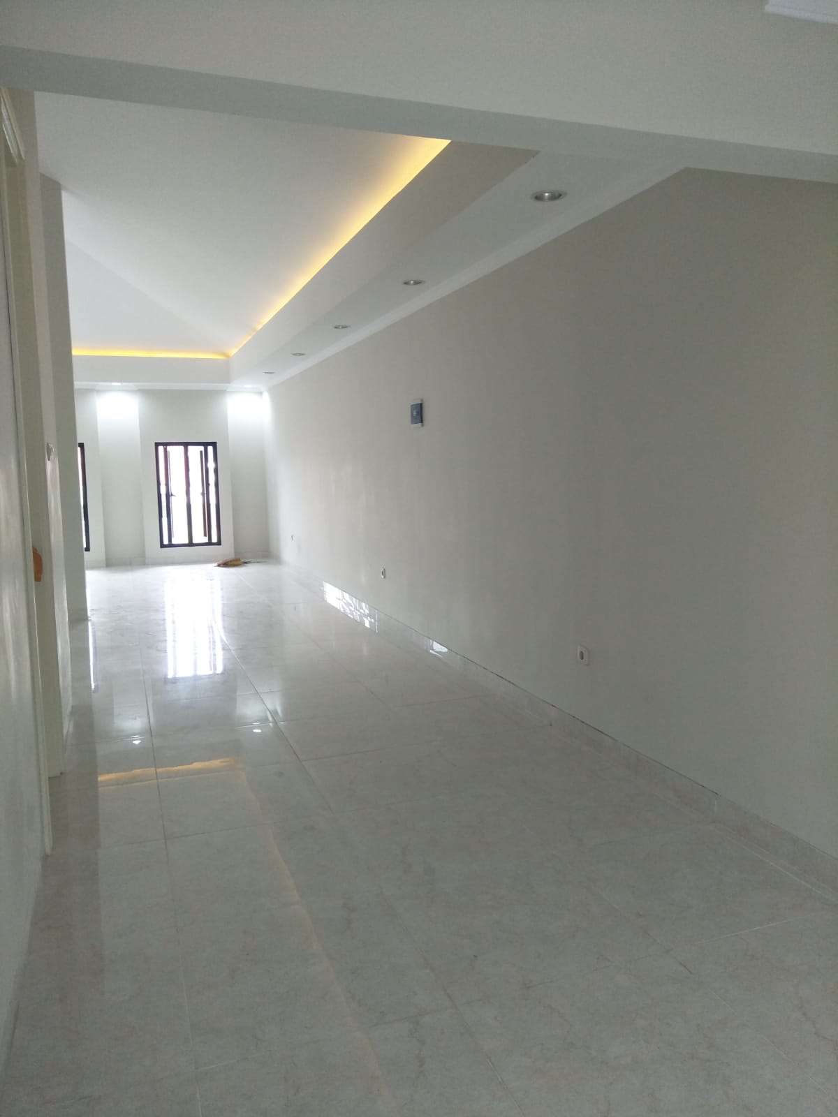 Rumah Baru Dekat Pakubuwono, Fisik 200 M2, Jalan Lebar, Tenang, Langka