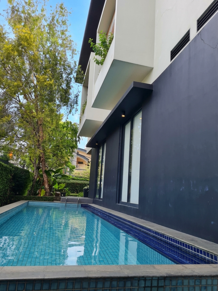 Rumah Minimalis Lux Pool Dekat ke Mal Pondok Indah dan Blok M Plaza Kebayoran Baru, Area Tenang