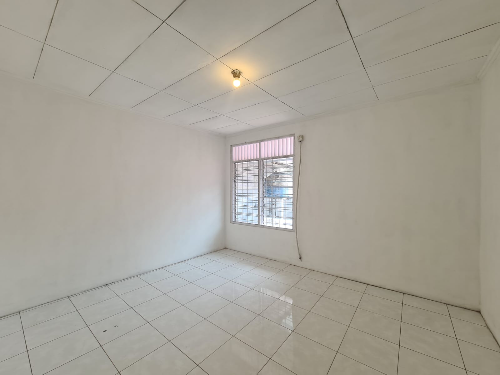 Rumah Murah 1,5 Lantai Area Kebayoran Baru - Hitung Tanah, Akses Mudah ke SCBD