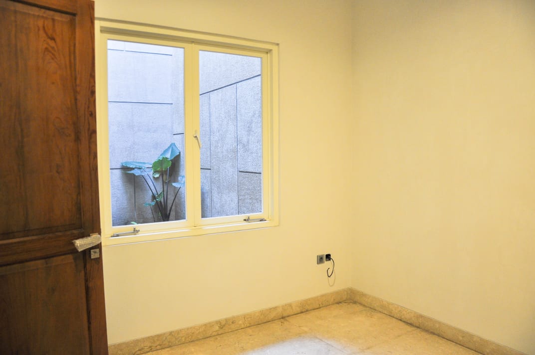 Rumah Siap Huni Di Area Kebayoran Baru, Dekat Gandaria City, Blok M, Akses Mudah