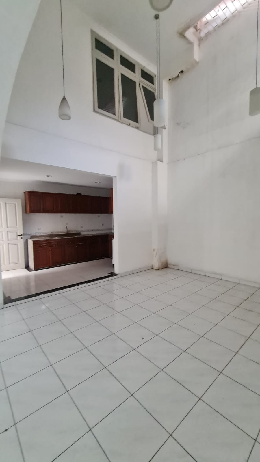 Rumah 2 Lantai di Panglima Polim, Lokasi Staretgis, Akses Dekat ke MRT, SHM, Siap Huni