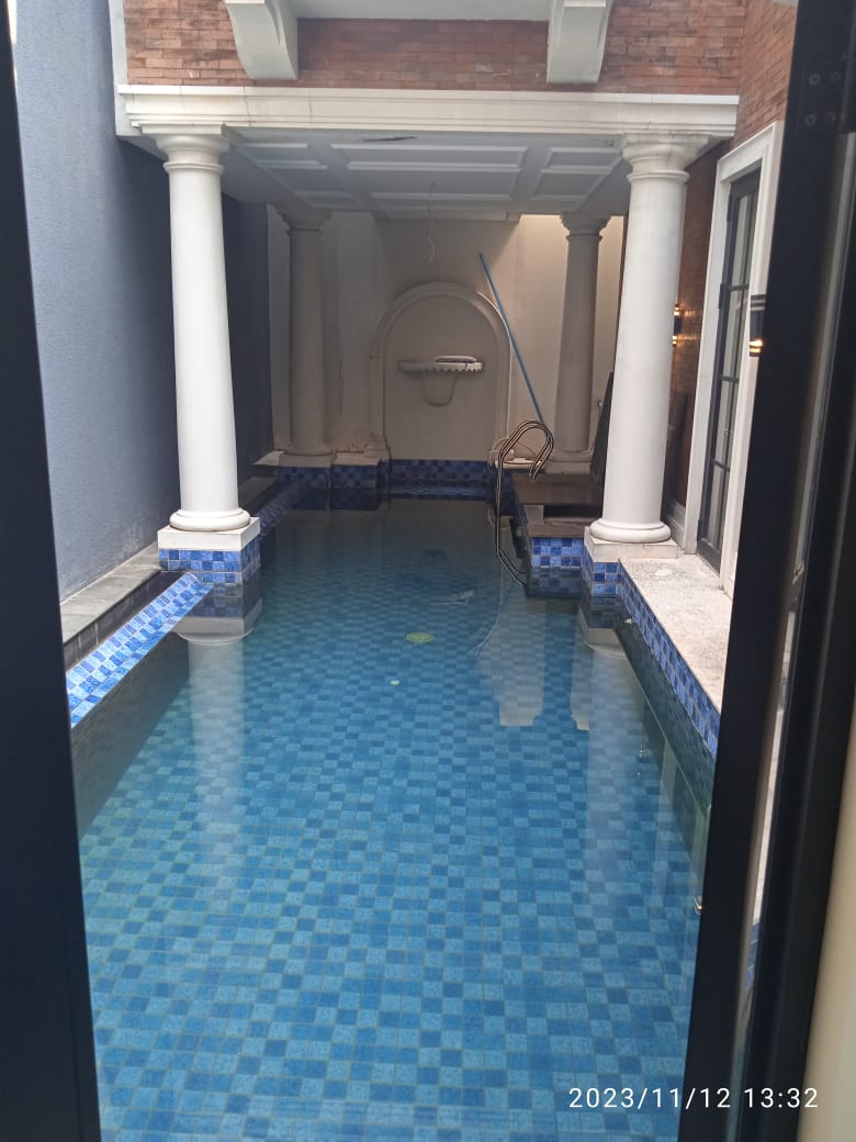 Rumah Baru 3 Lantai dengan Kolam Renang di Kebayoran Baru, Dekat Scbd