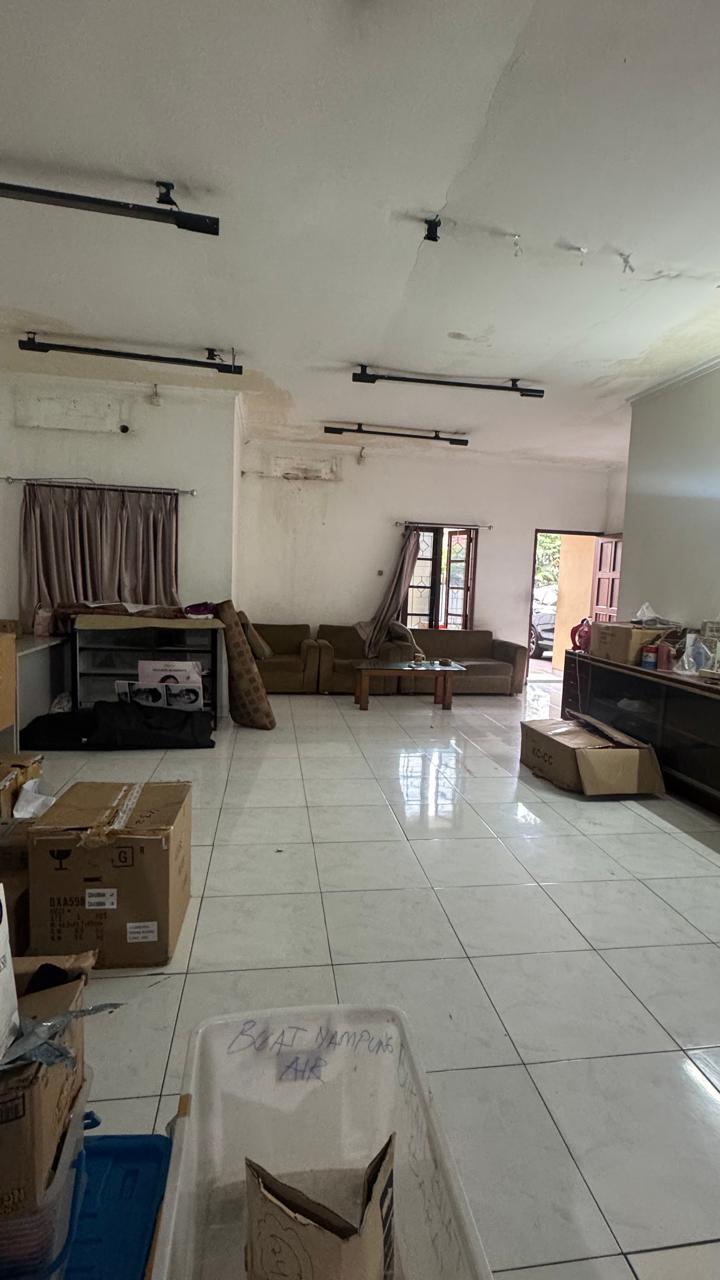 Rumah Lama 2 Lantai, Lokasi Strategis, Akses Dekat Fatmawati dan Antasari. Butuh Renovasi