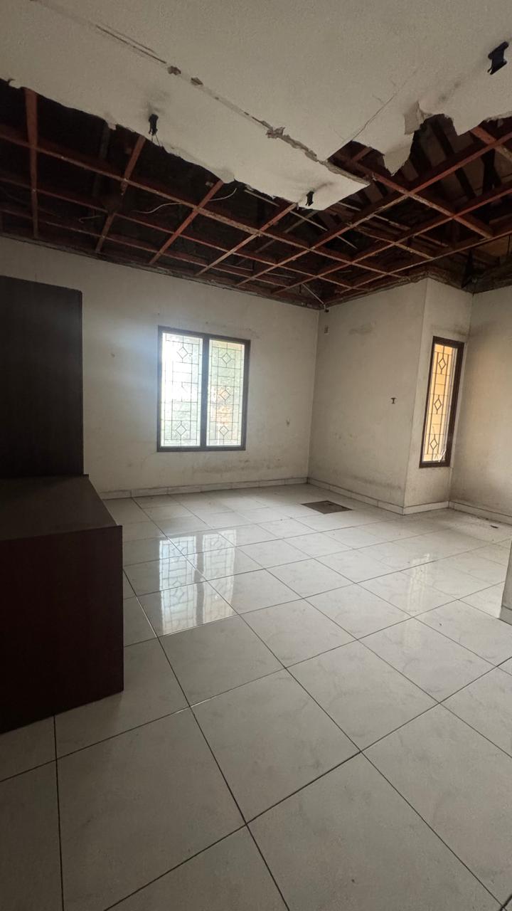Rumah Lama 2 Lantai, Lokasi Strategis, Akses Dekat Fatmawati dan Antasari. Butuh Renovasi